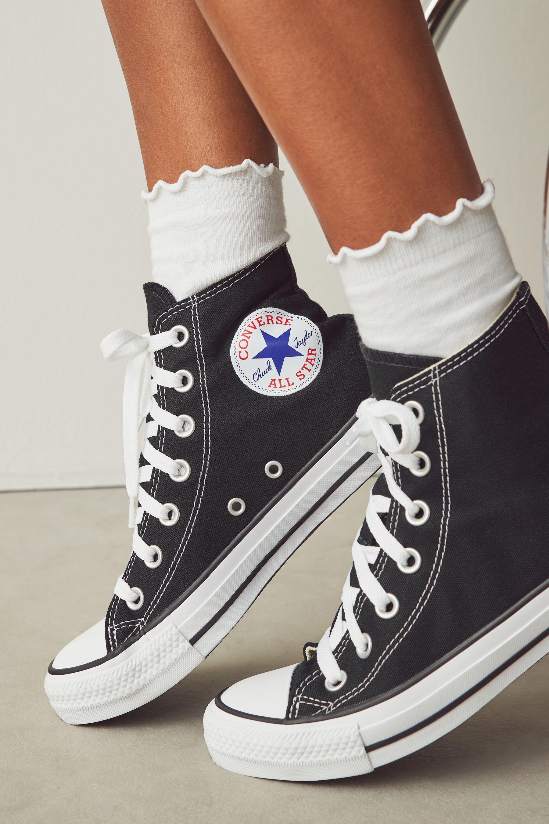 Chuck taylor black white store