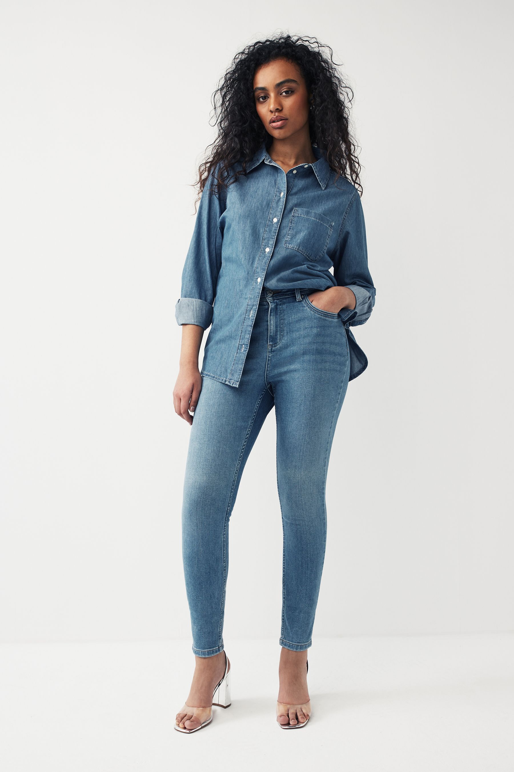 Best jeans for 2024 hourglass figure uk