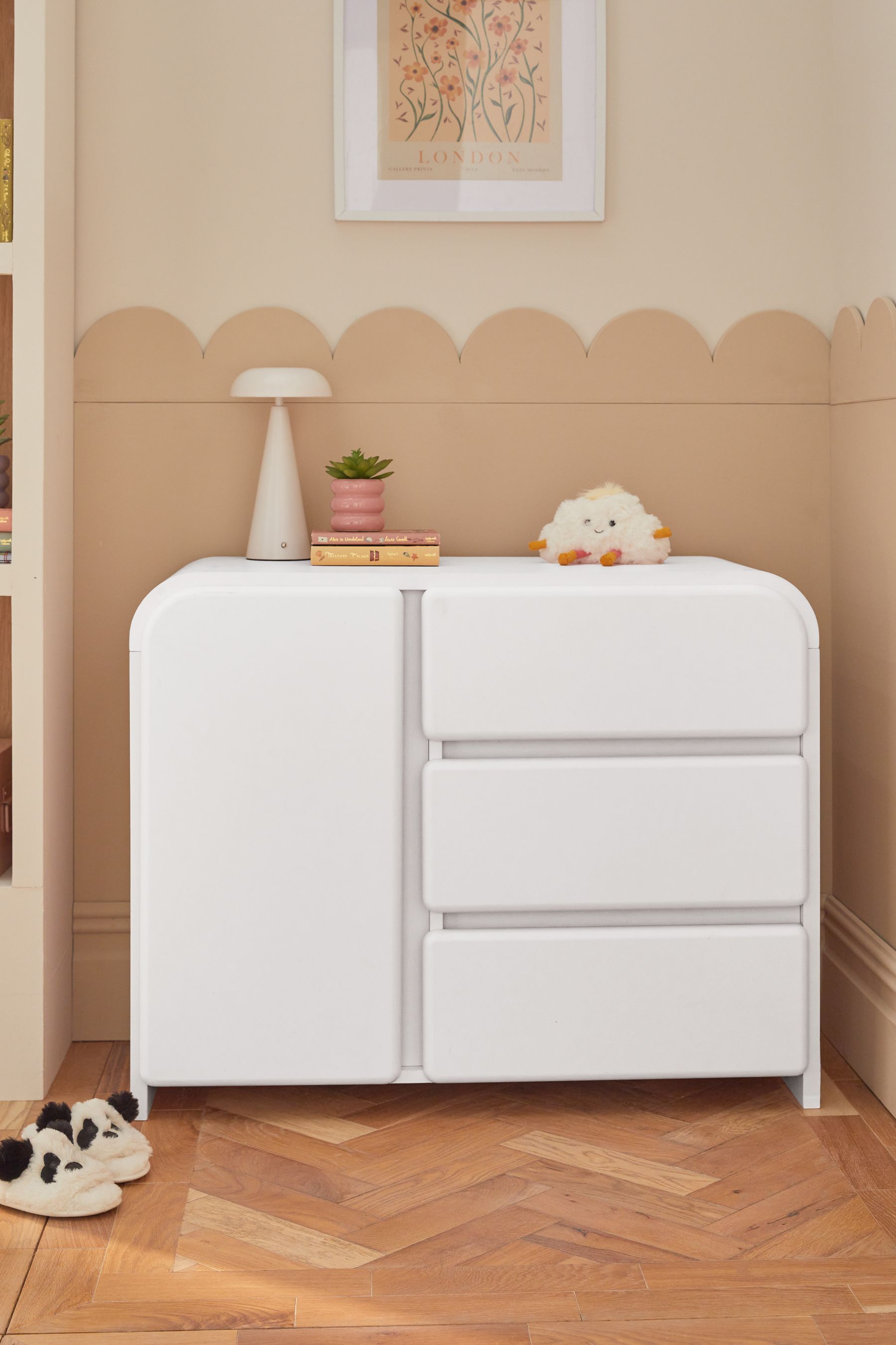Storkcraft roland 6 drawer dresser deals