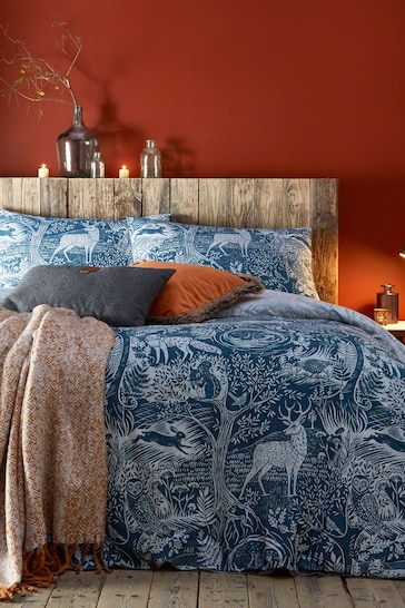 furn. Midnight Blue Winter Woods Animal Reversible Duvet Cover and Pillowcase Set
