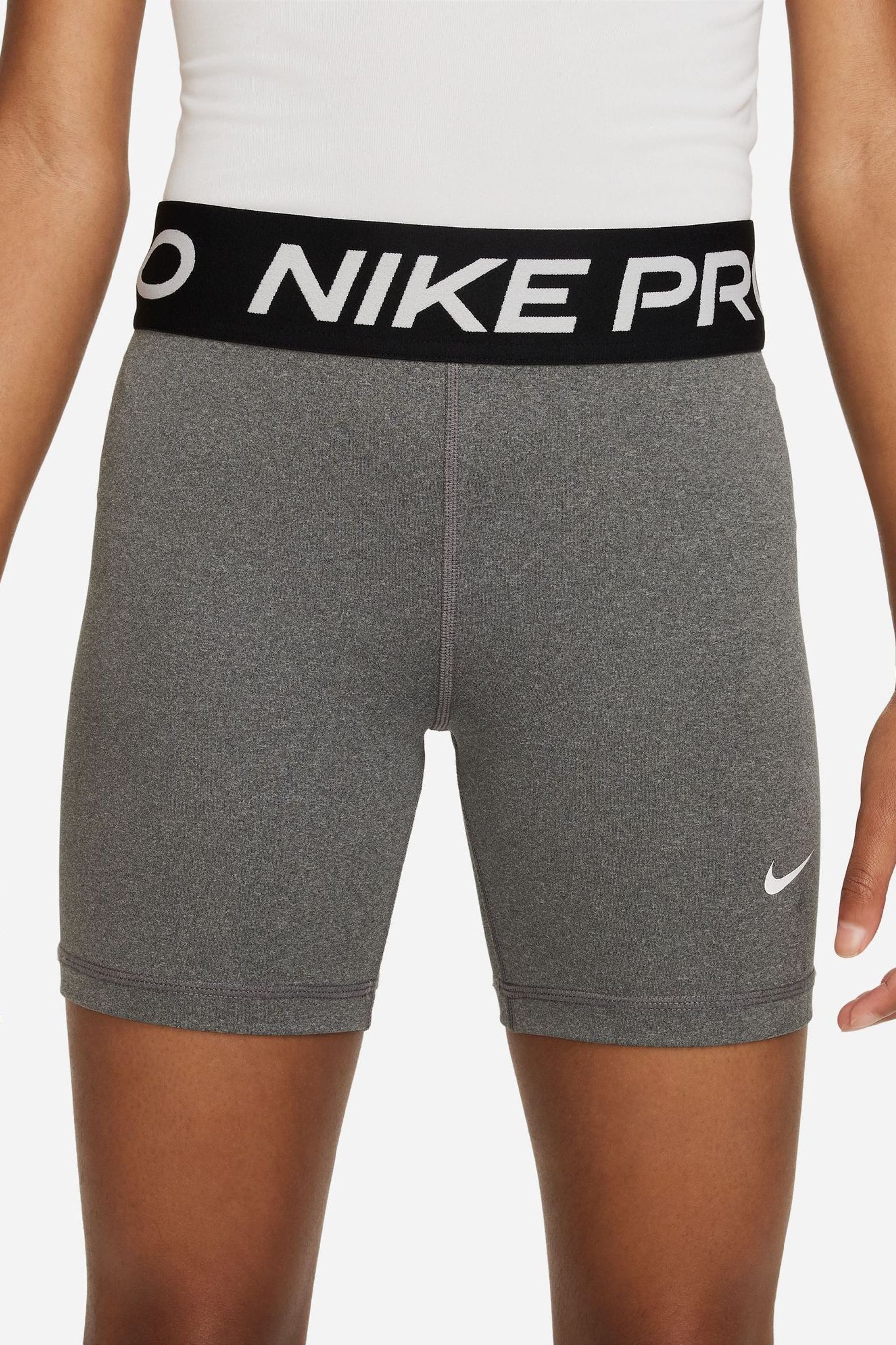 Nike 5 inch compression shorts 2025
