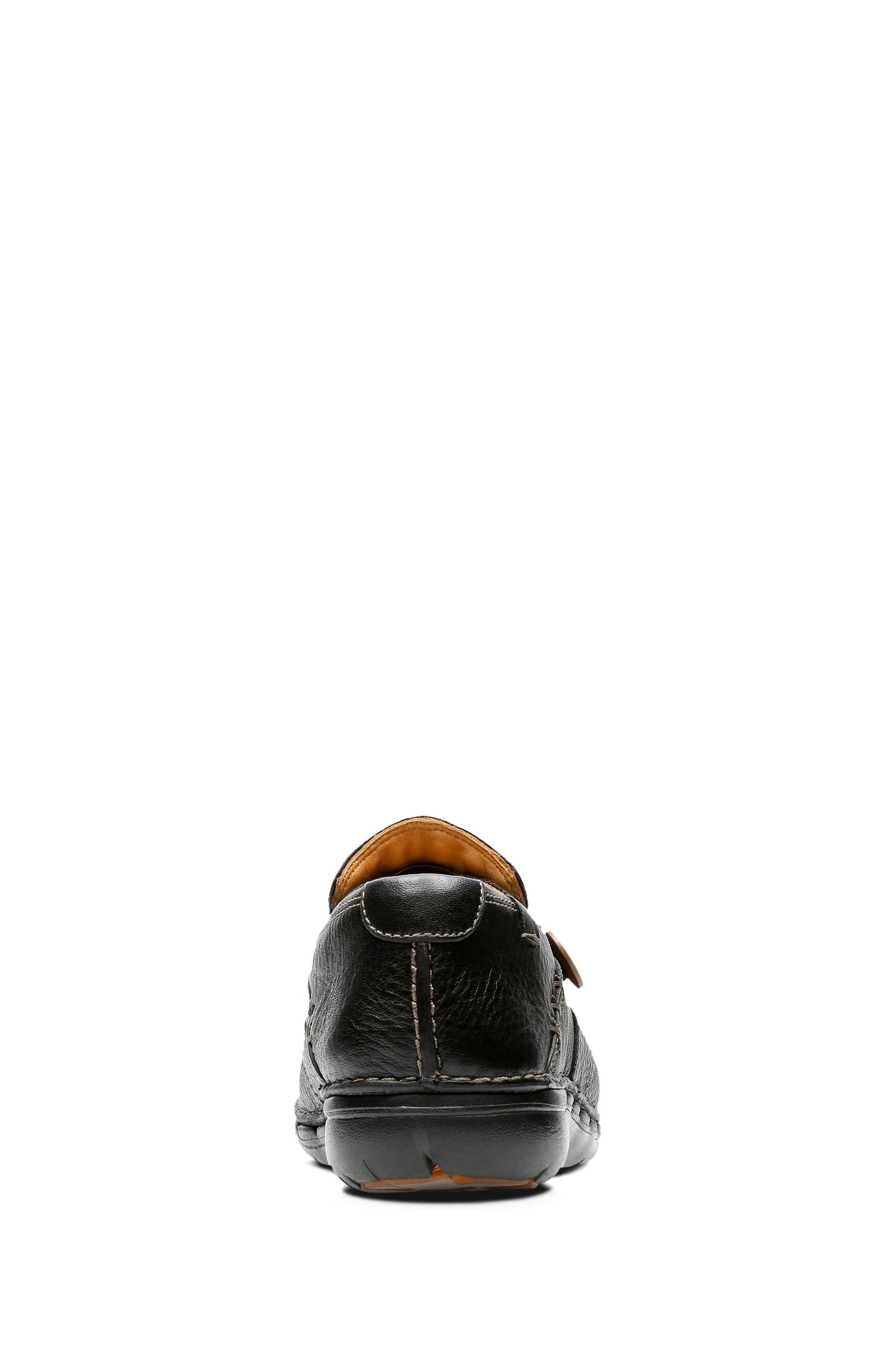 Clarks d width clearance