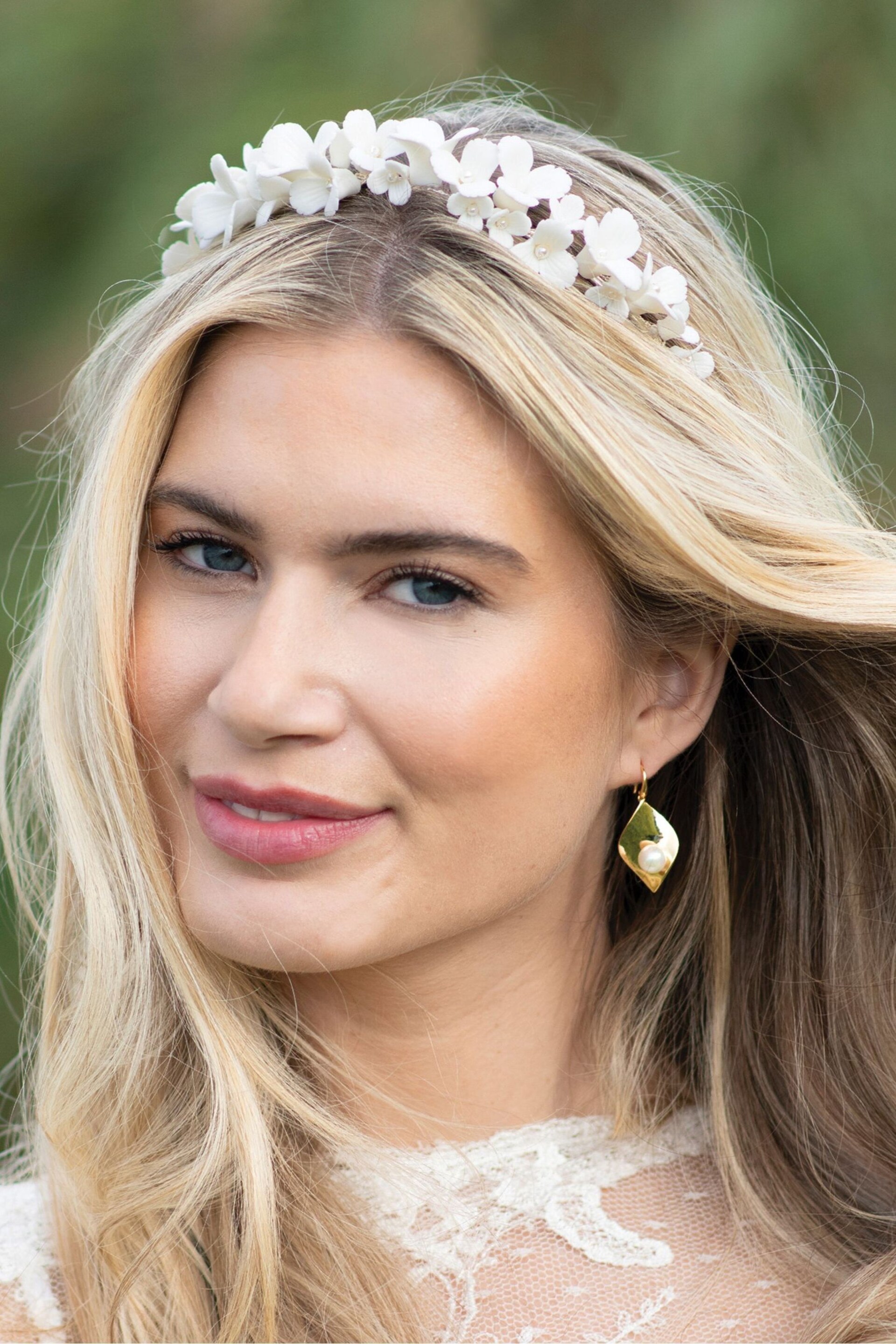 Ivory & Co Silver Wildflower Dainty Ceramic Floral Tiara - Image 4 of 5