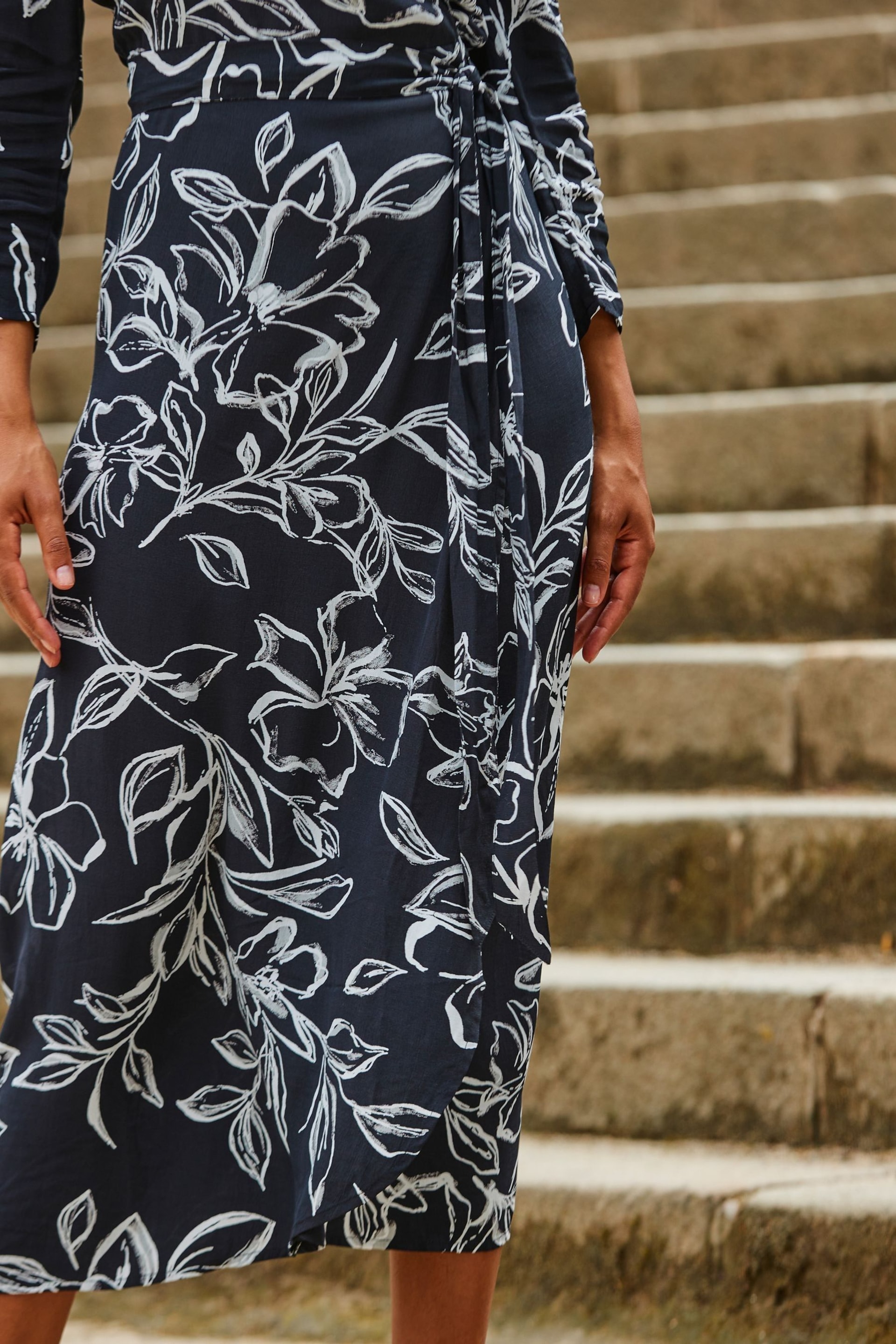 Sosandar Black Floral Wrap Front Midi Wrap Dress - Image 5 of 5