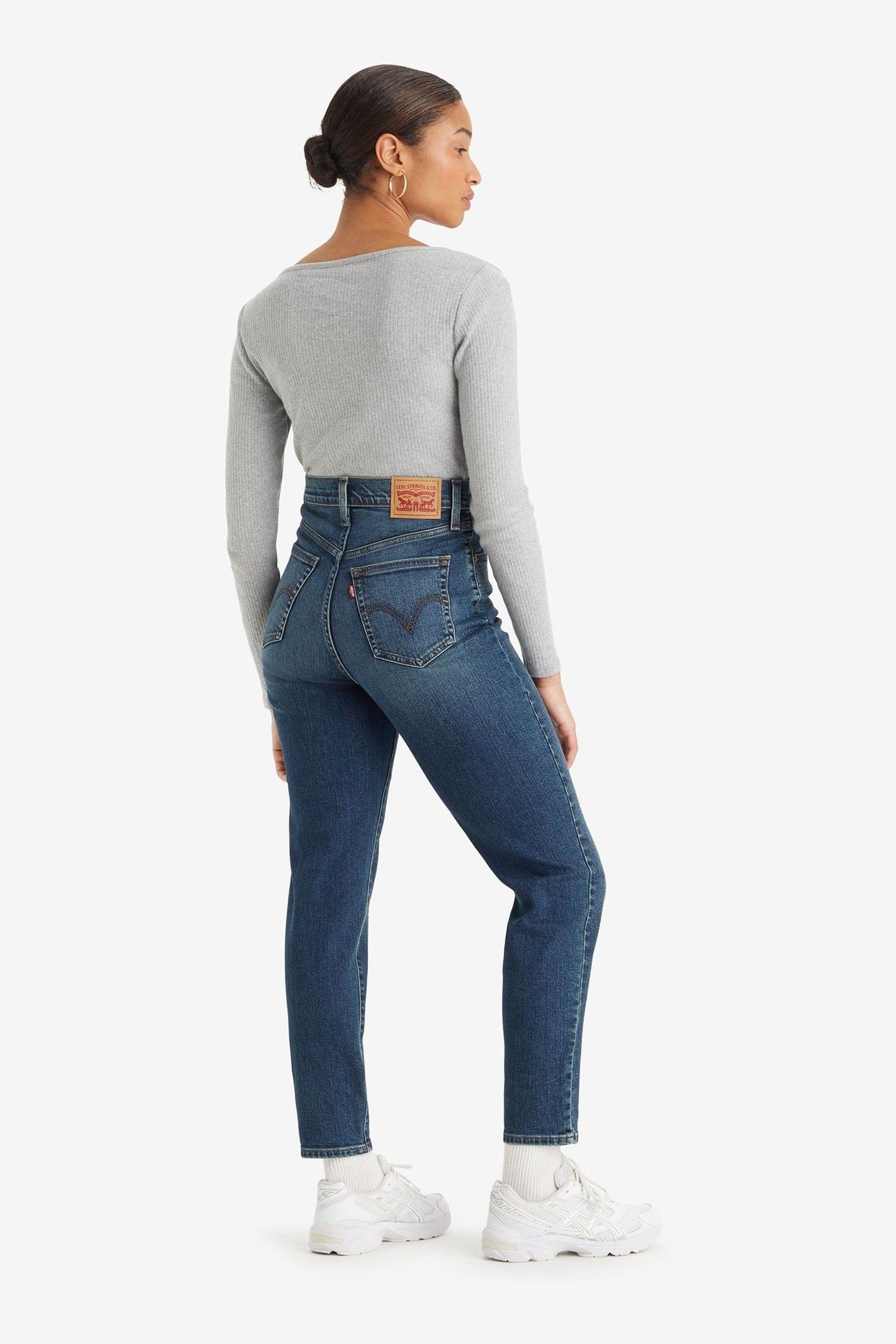 Buy Levi s Moving Target High Waisted Mom Jeans from Next Luxembourg