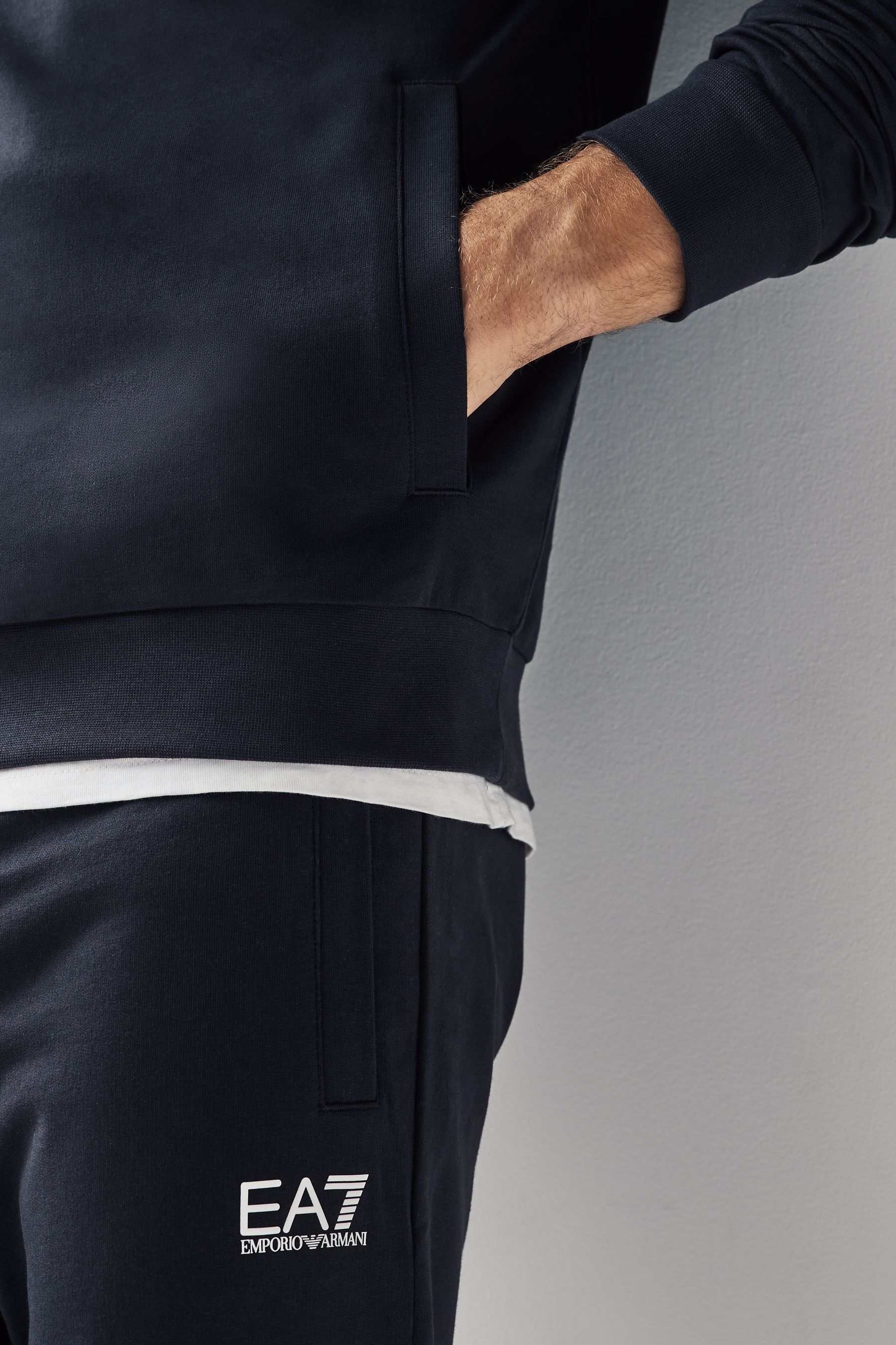 Emporio armani ea7 online overhead hooded tracksuit