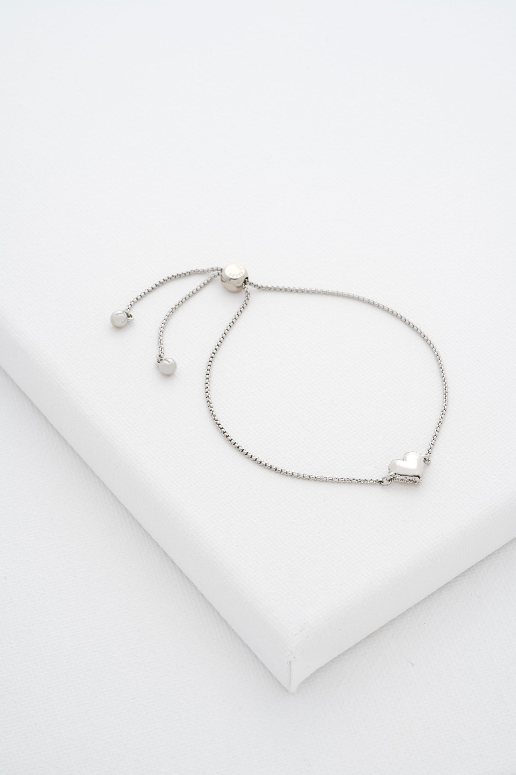 Delicate heart bracelet top