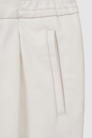 Reiss Ecru Brighton Teen Relaxed Elasticated Trousers with Turn-Ups - Image 5 of 5