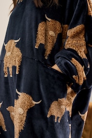 Navy Blue Hamish The Highland Cow Oversized Blanket Hoodie - Image 4 of 6