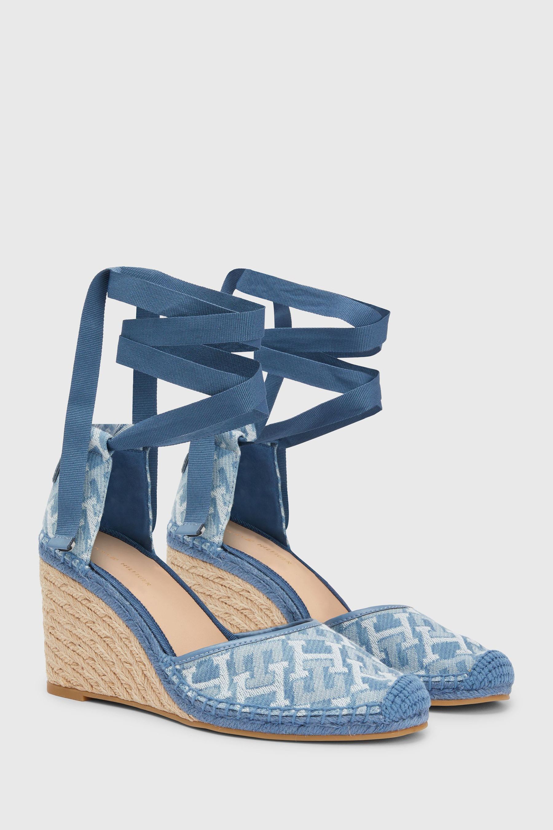 Tommy hilfiger closed toe wedges 2025