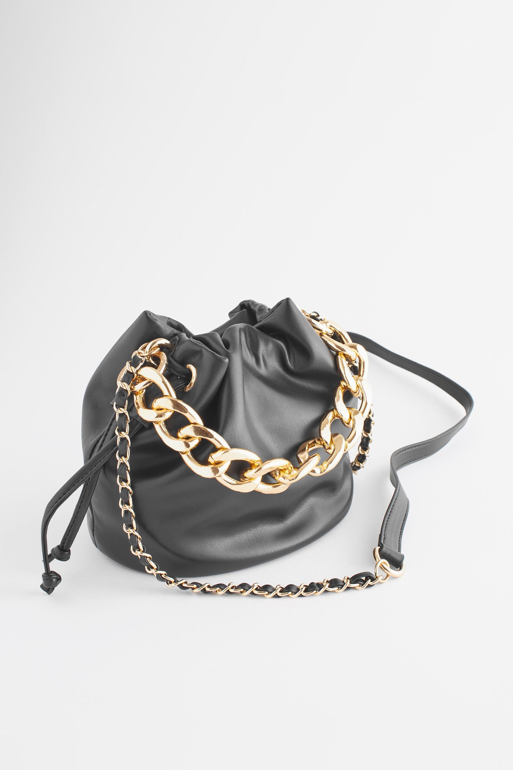 Chain bucket bag 2025
