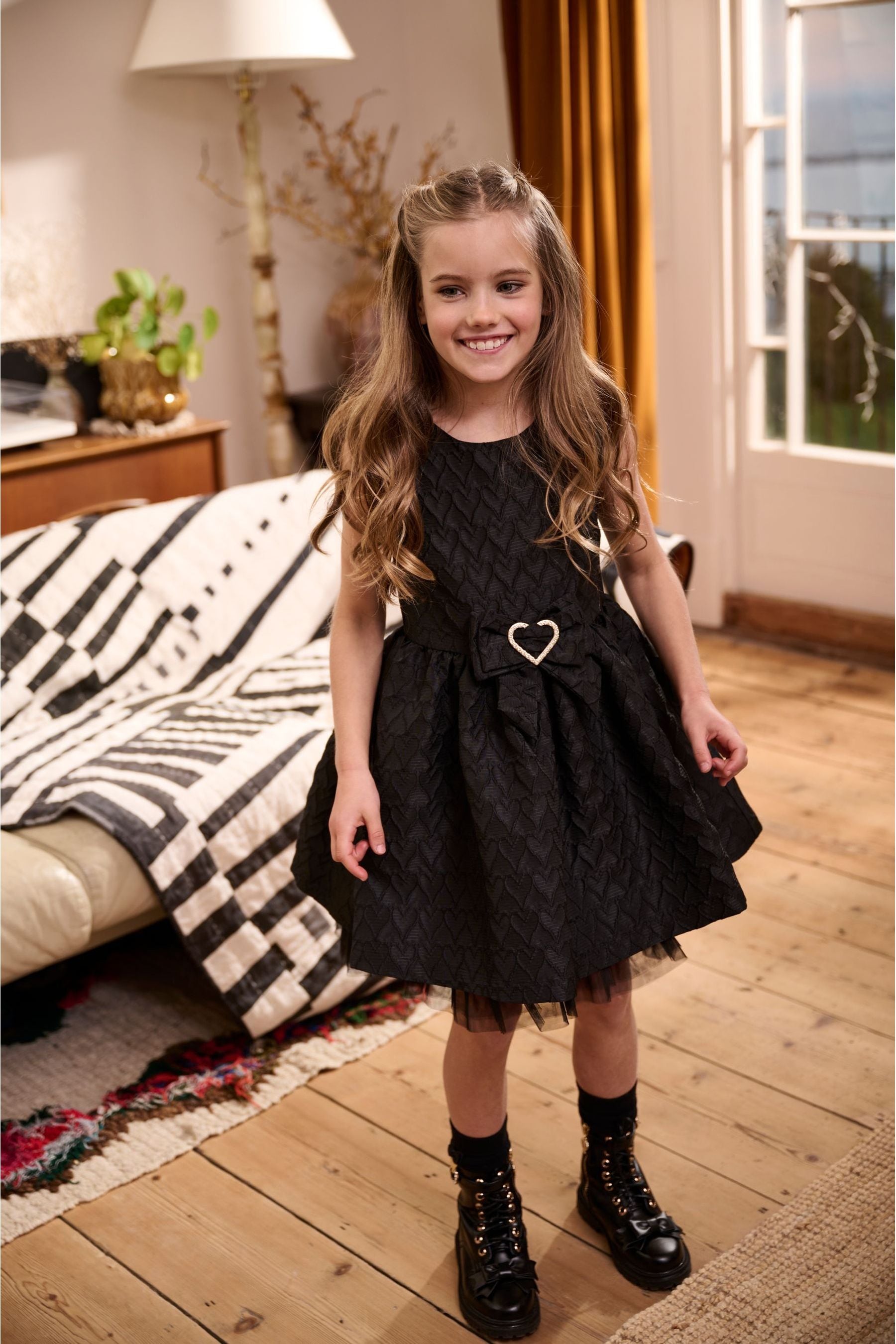 Next heart dress shop