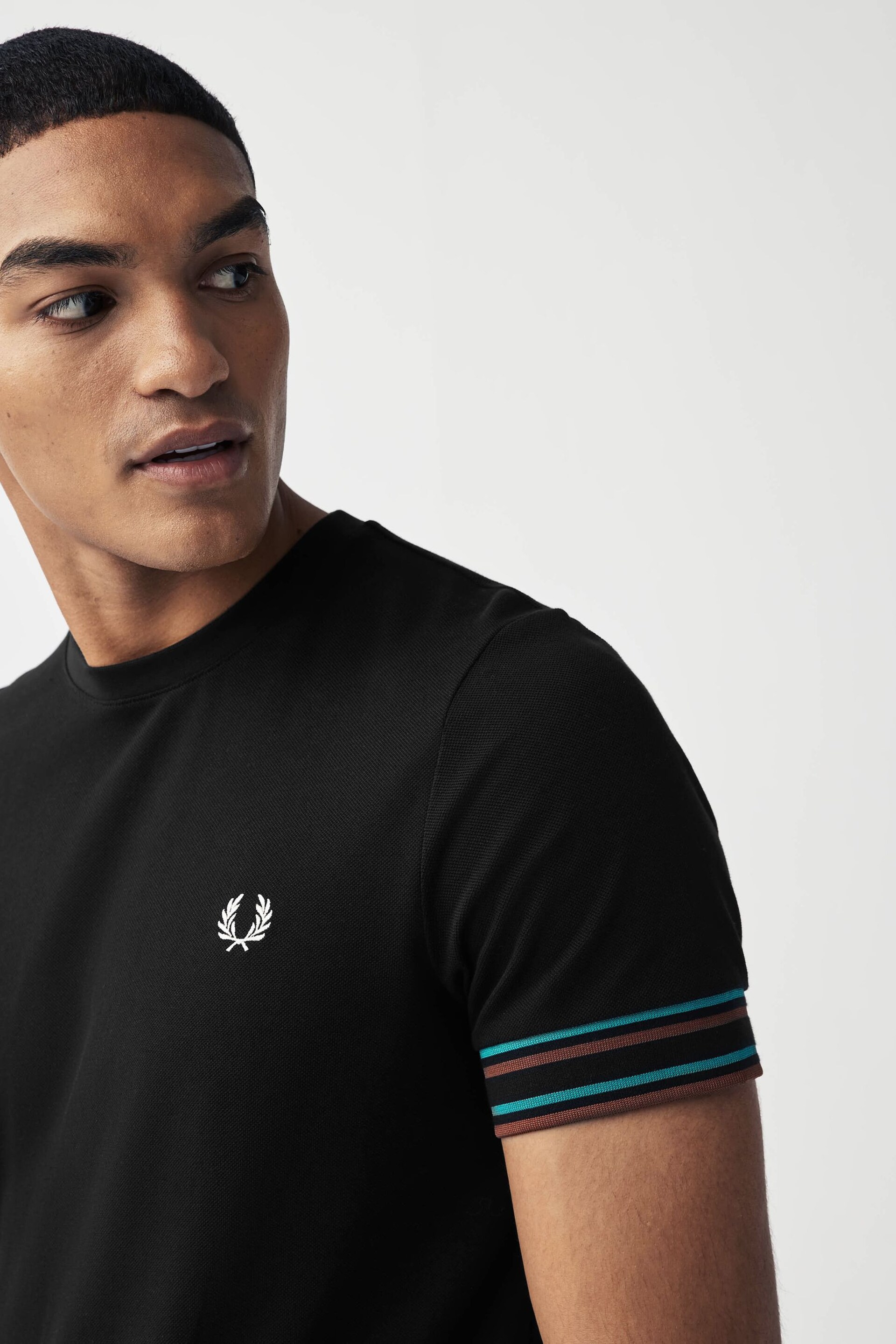 Fred Perry Bold Tipped Sleeve Pique T-Shirt - Image 3 of 4