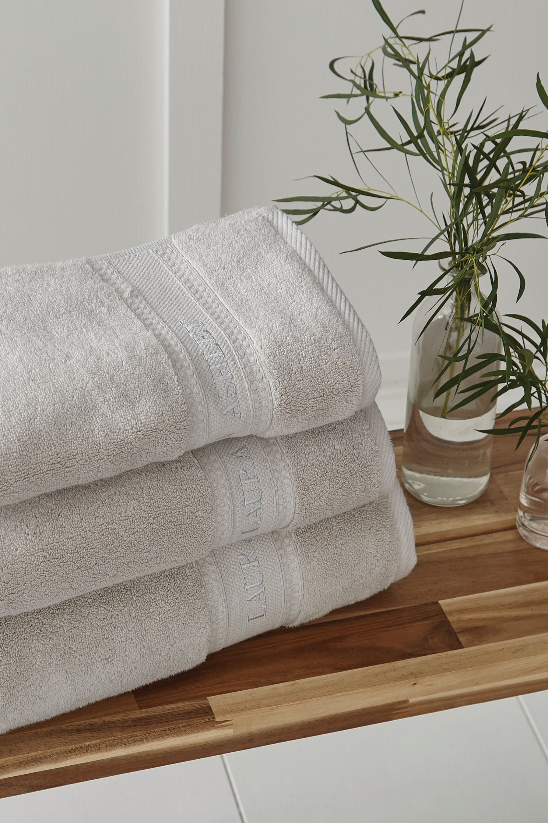 Dove grey towels top