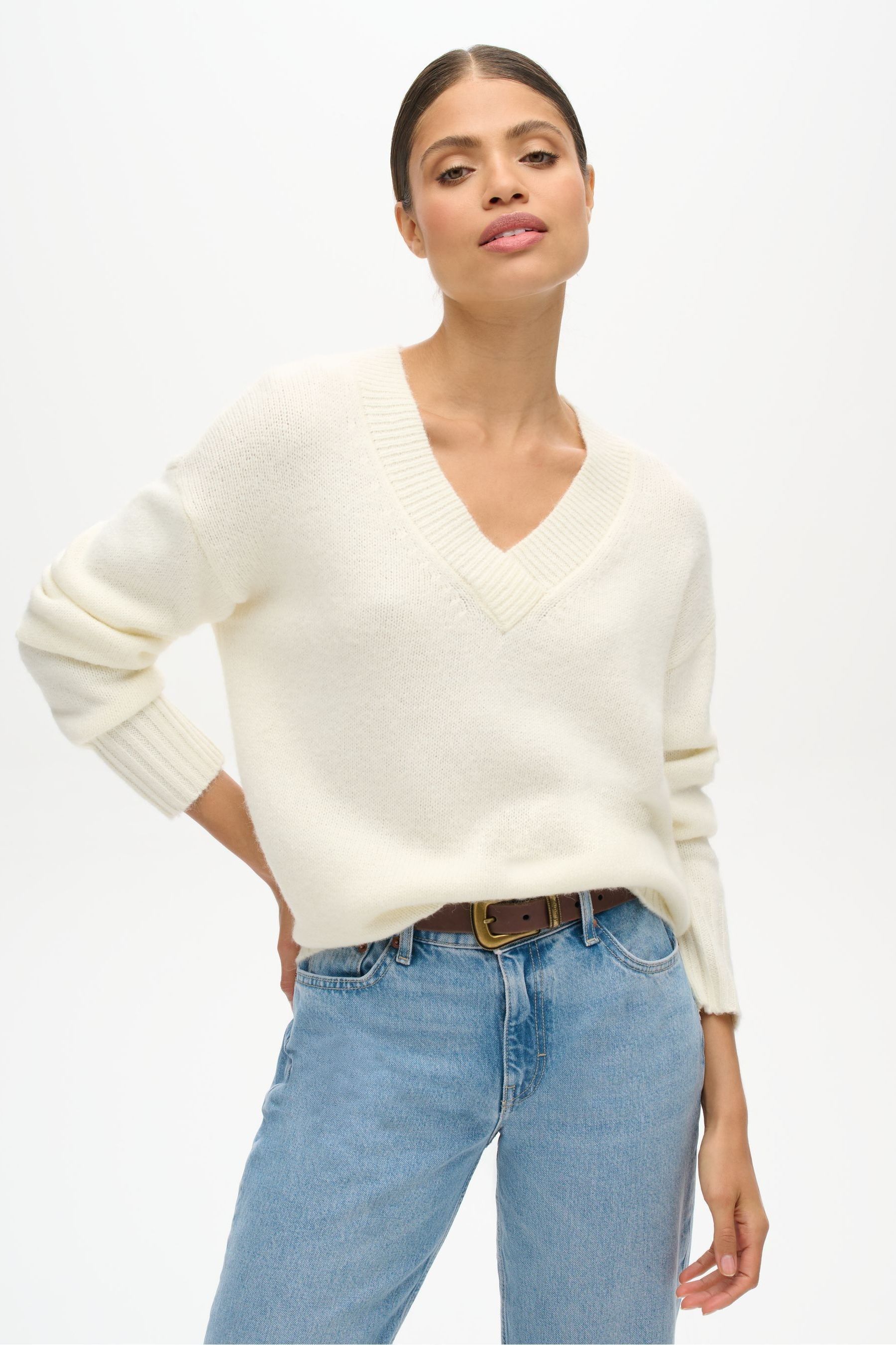 Superdry Women s Essential V Neck Sweater