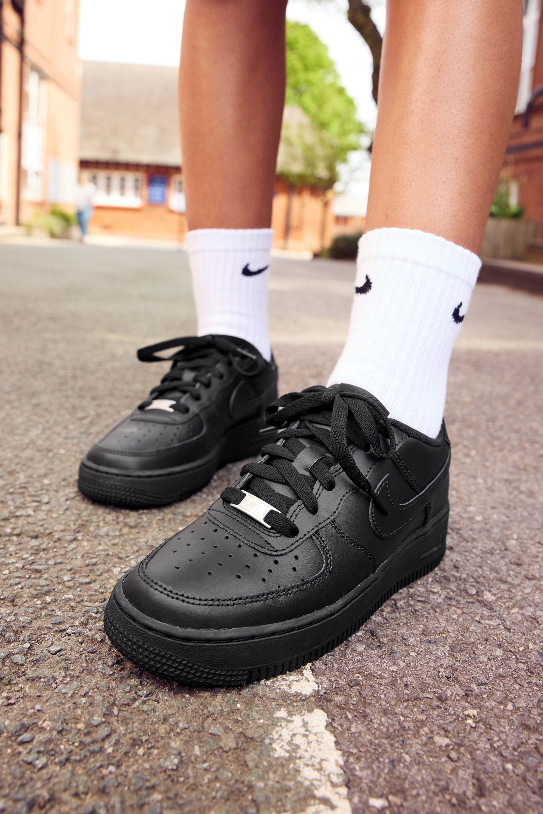 Size 6 black air force 1 hotsell