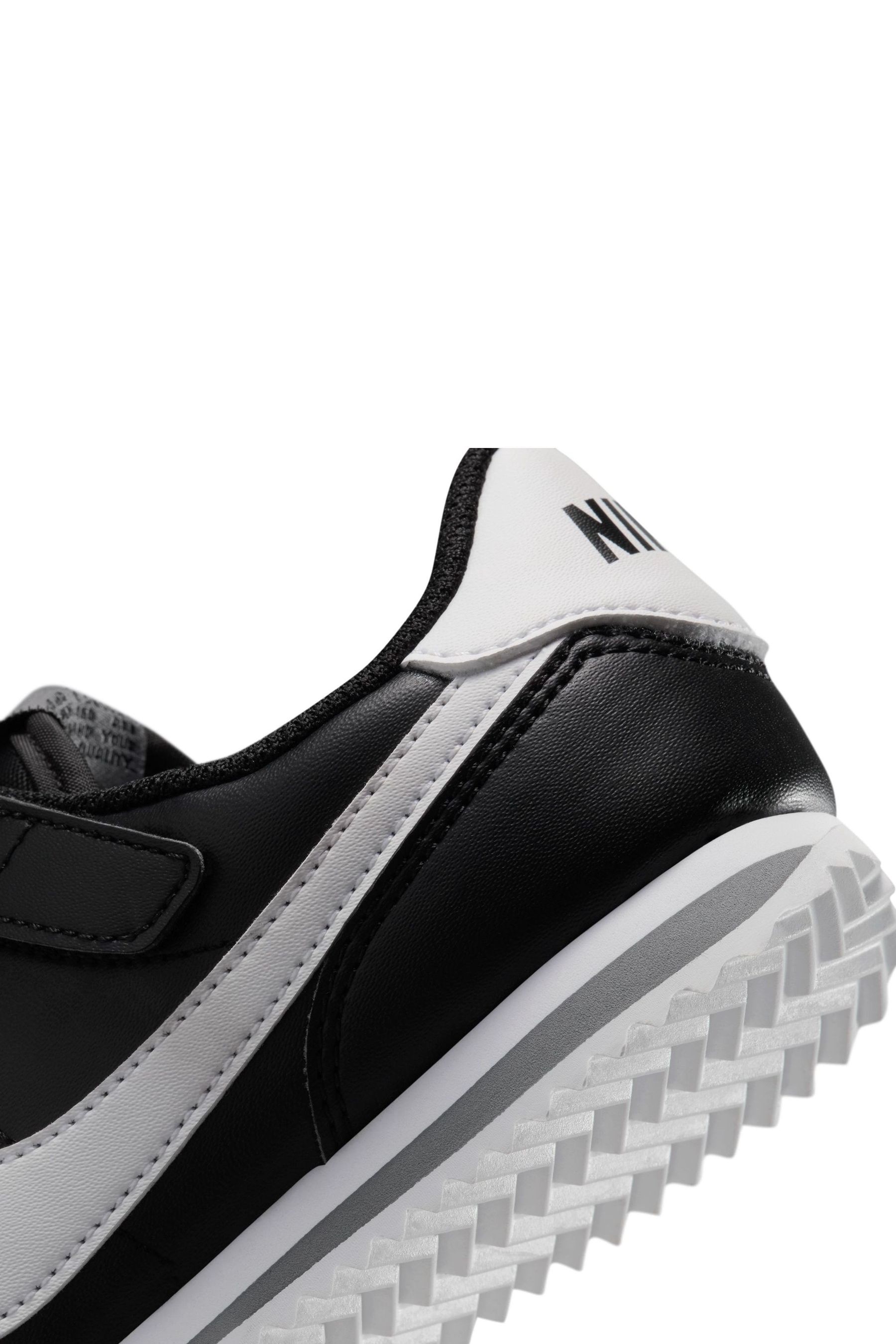 Black nike cortez junior outlet