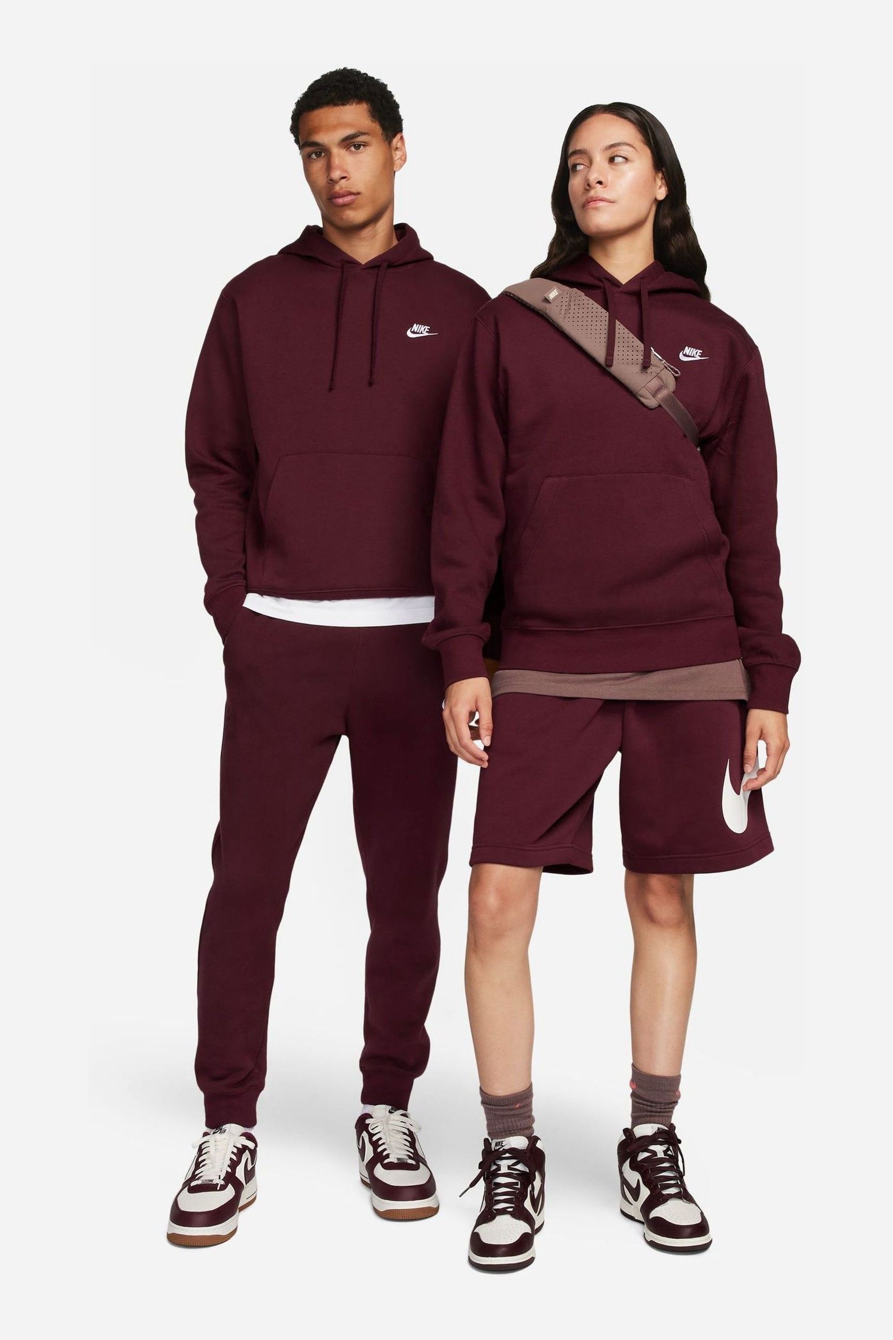Nike sportswear club shop fleece burgundy