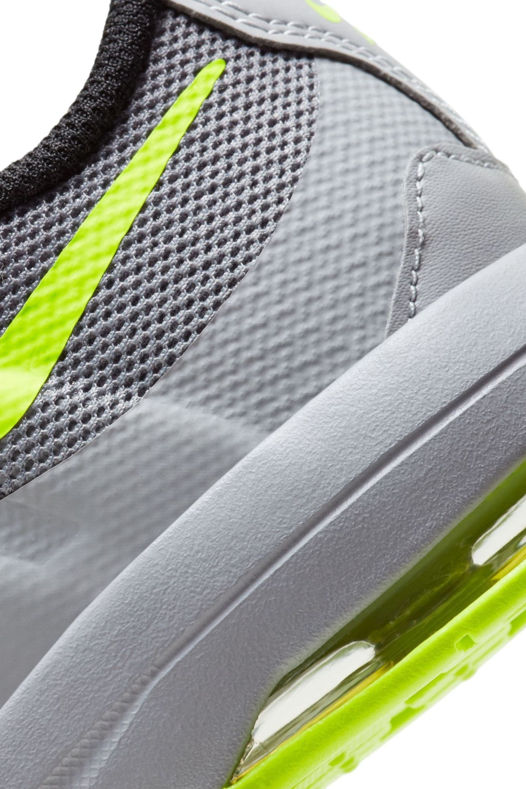 Air max invigor on feet sales