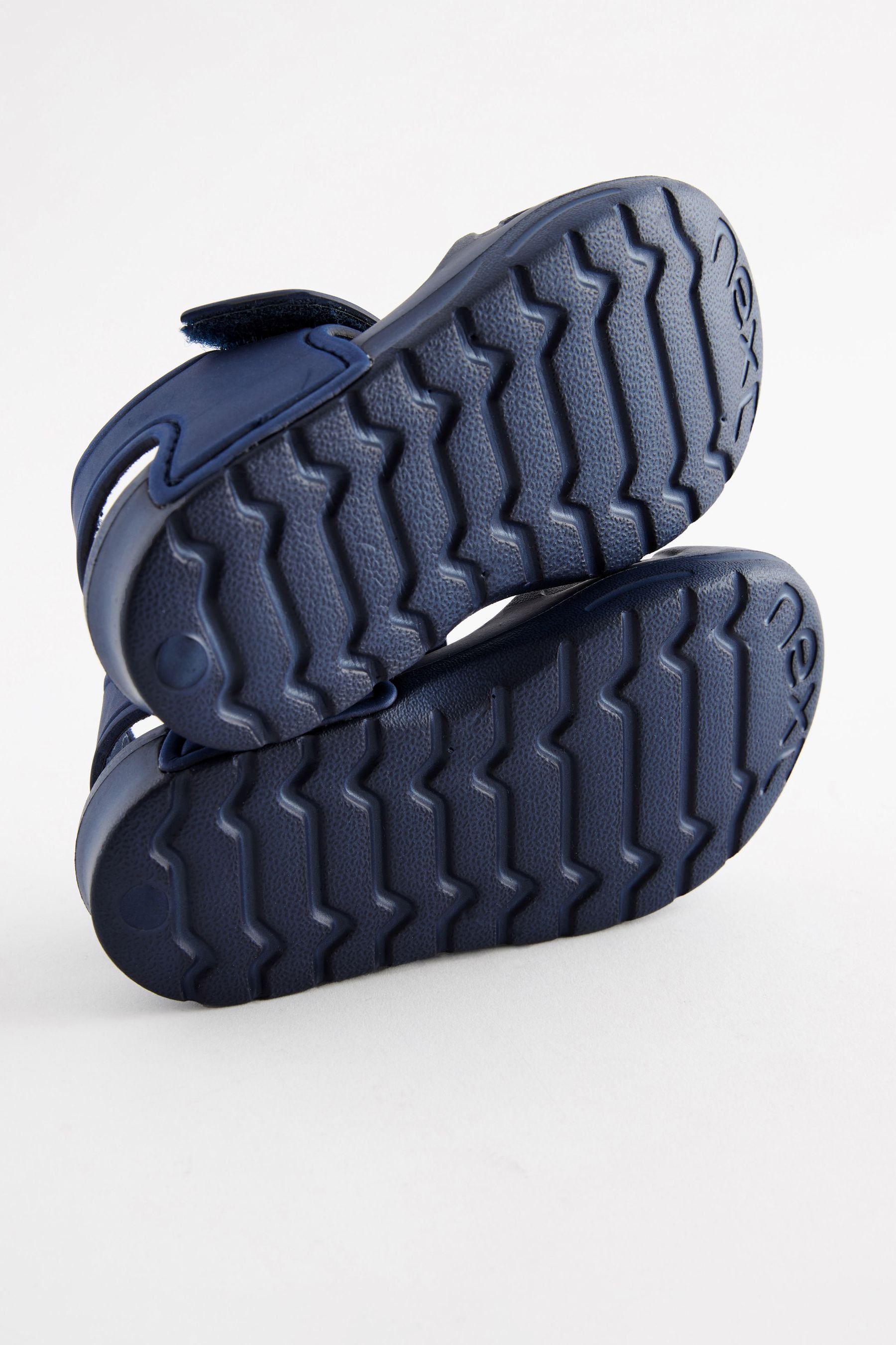 Skechers discount pool sliders