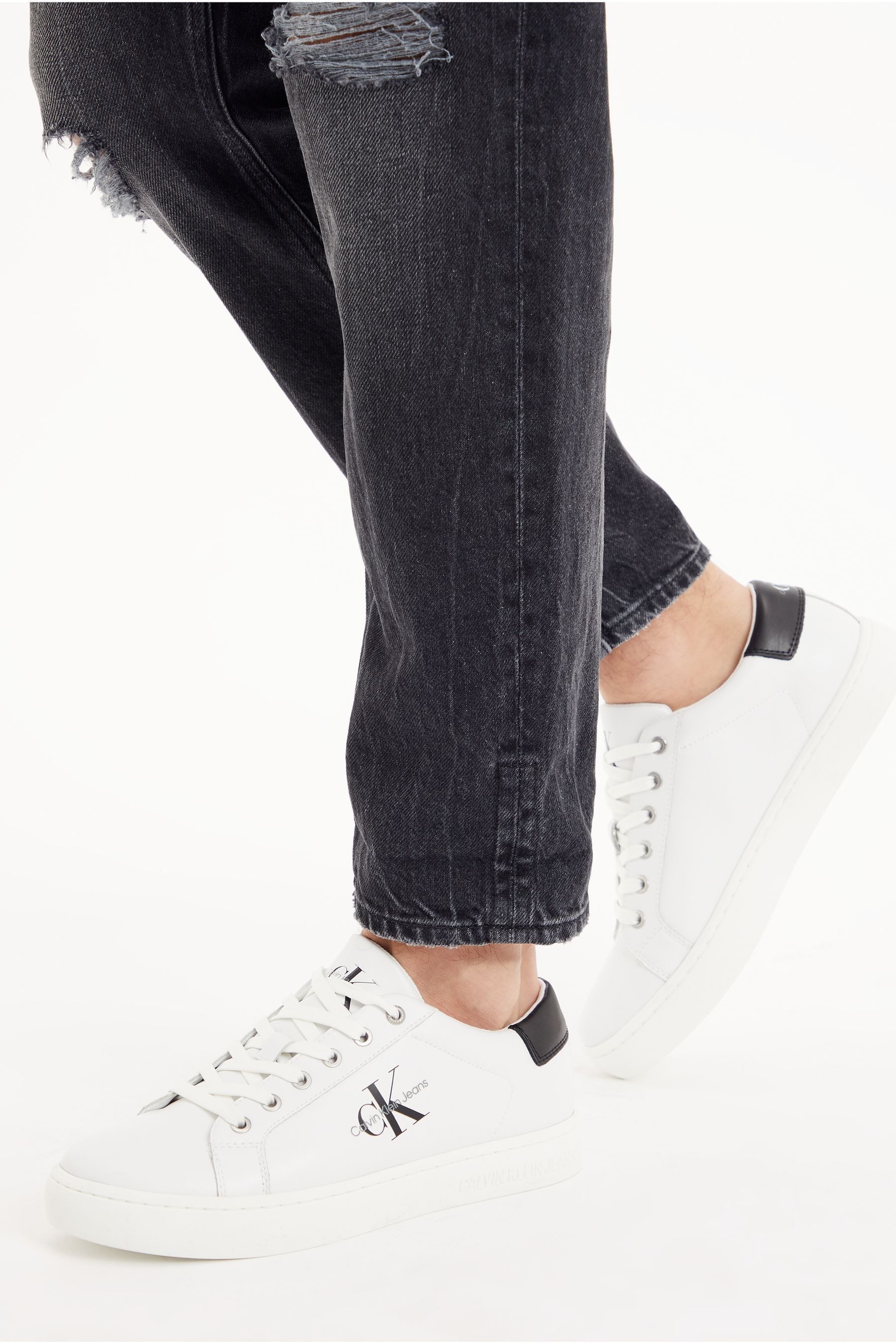 White trainers calvin klein hot sale