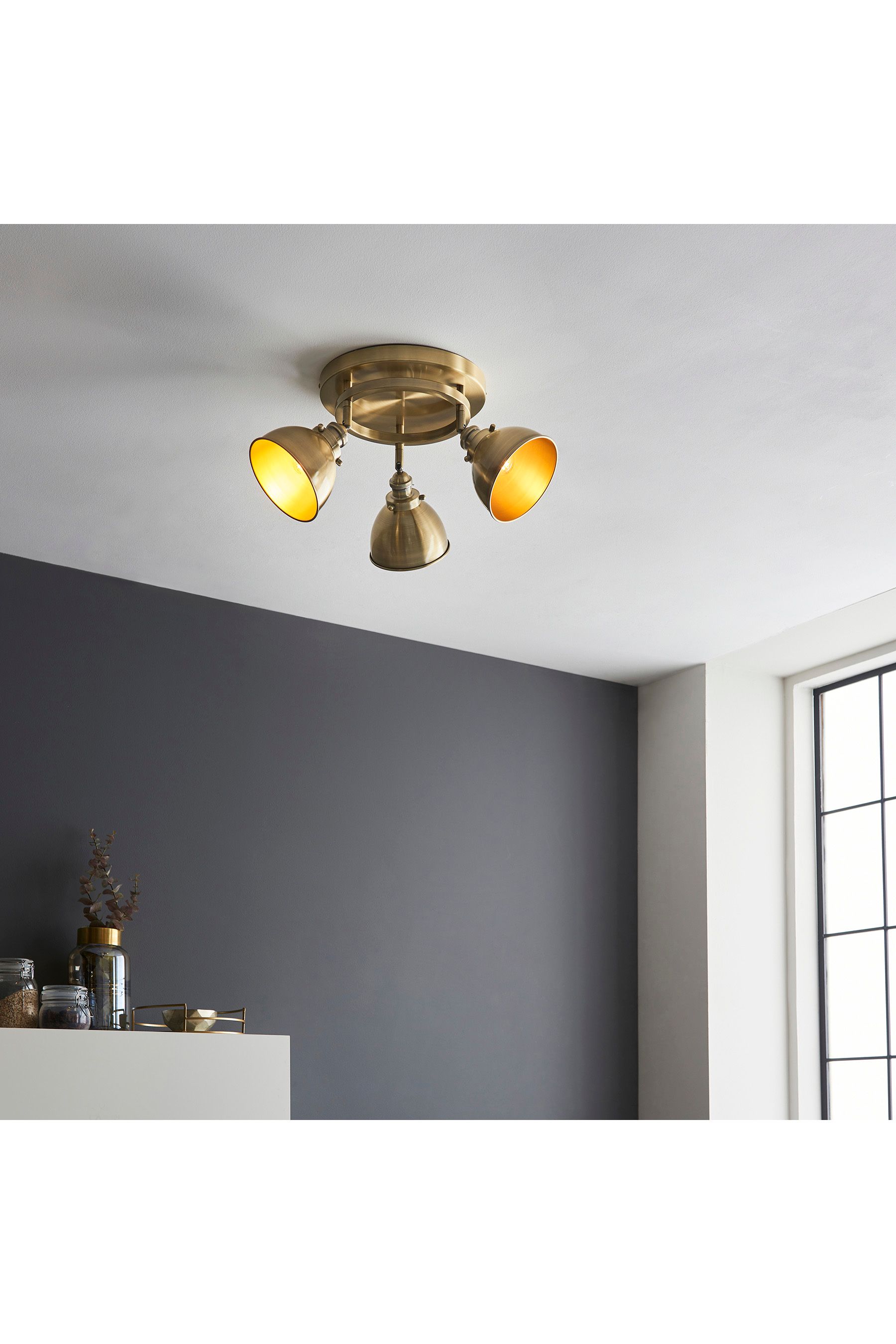 Round kitchen light shop bulb