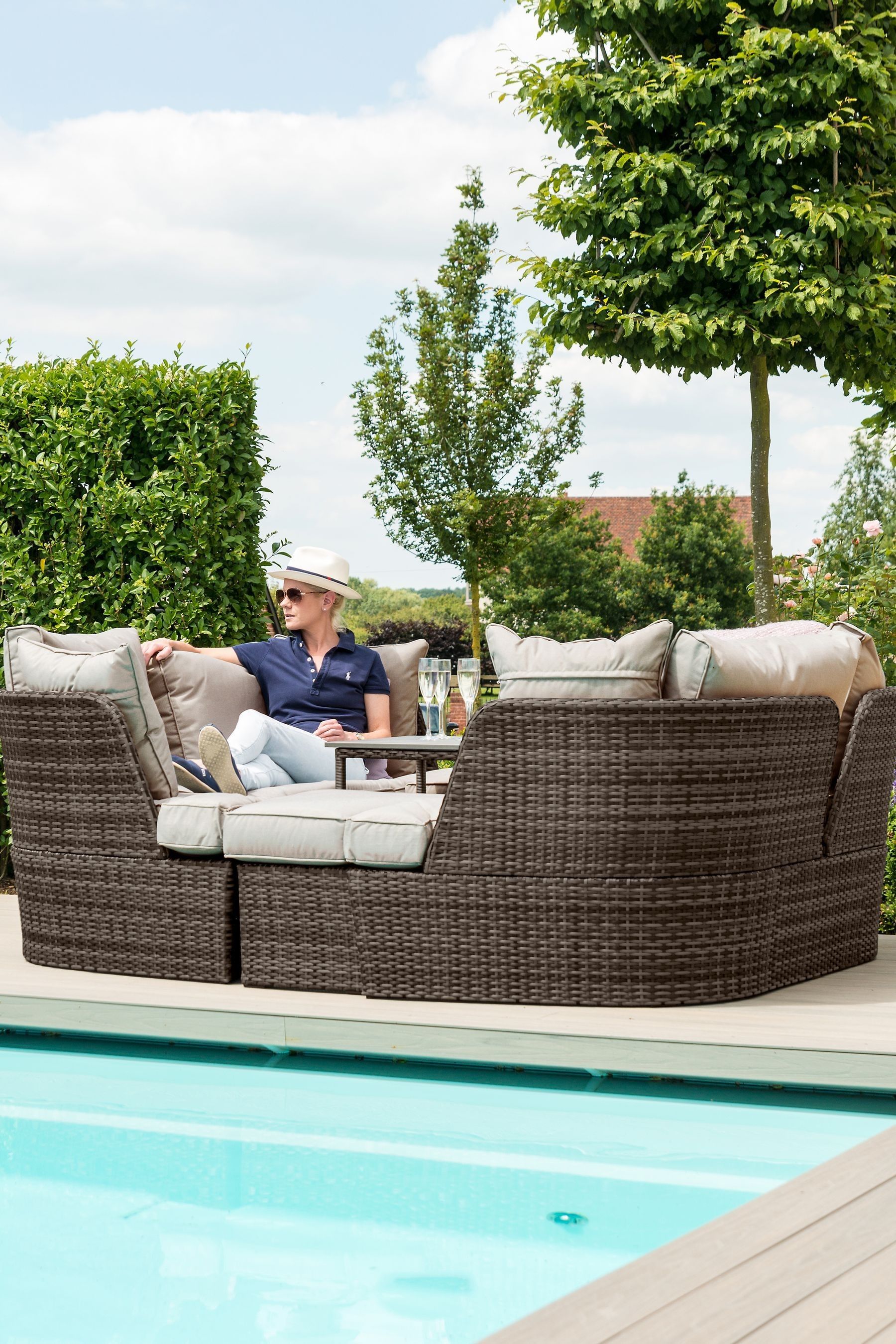 Maze rattan daybed top