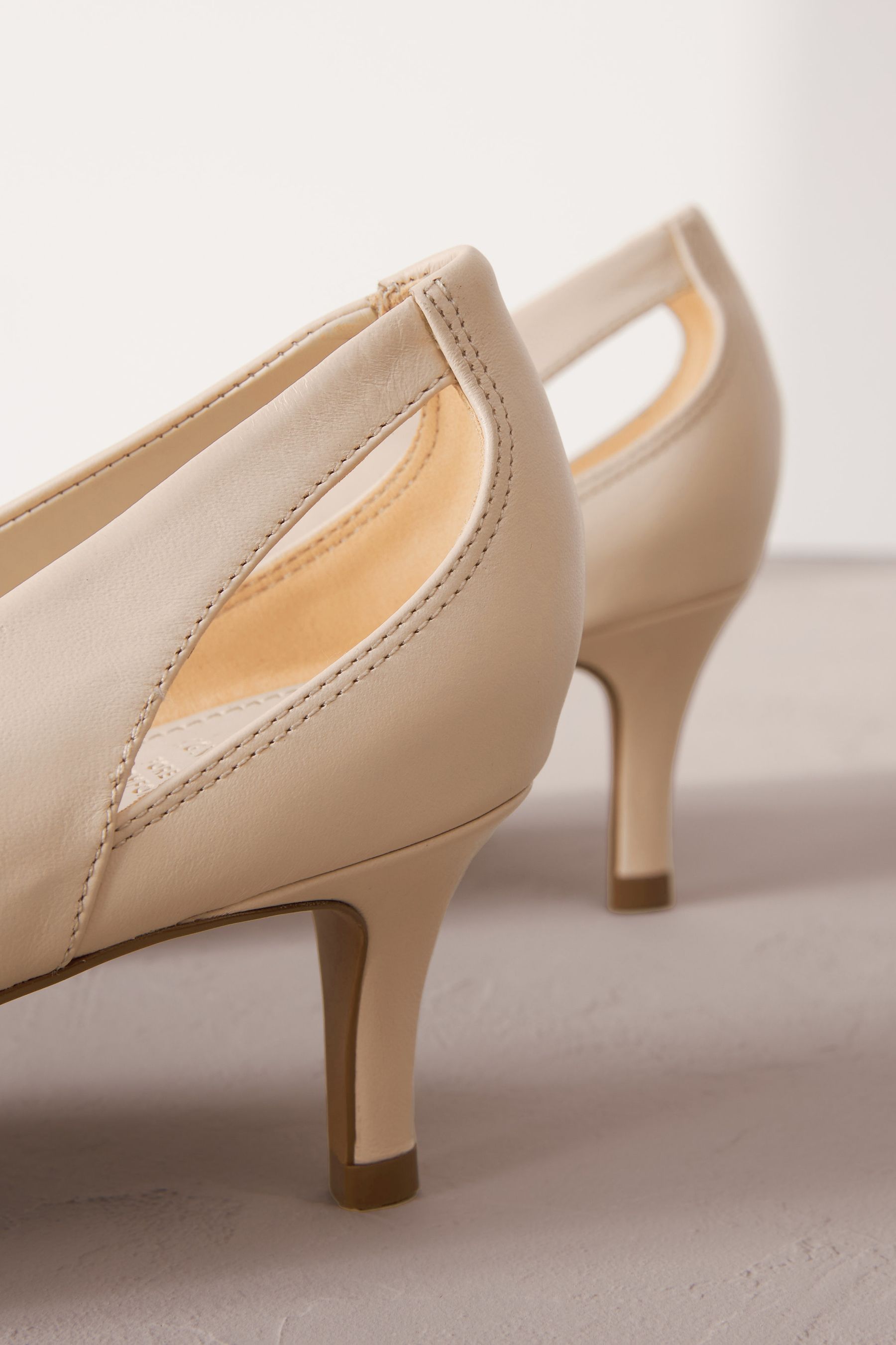 Spectator kitten heels 2025