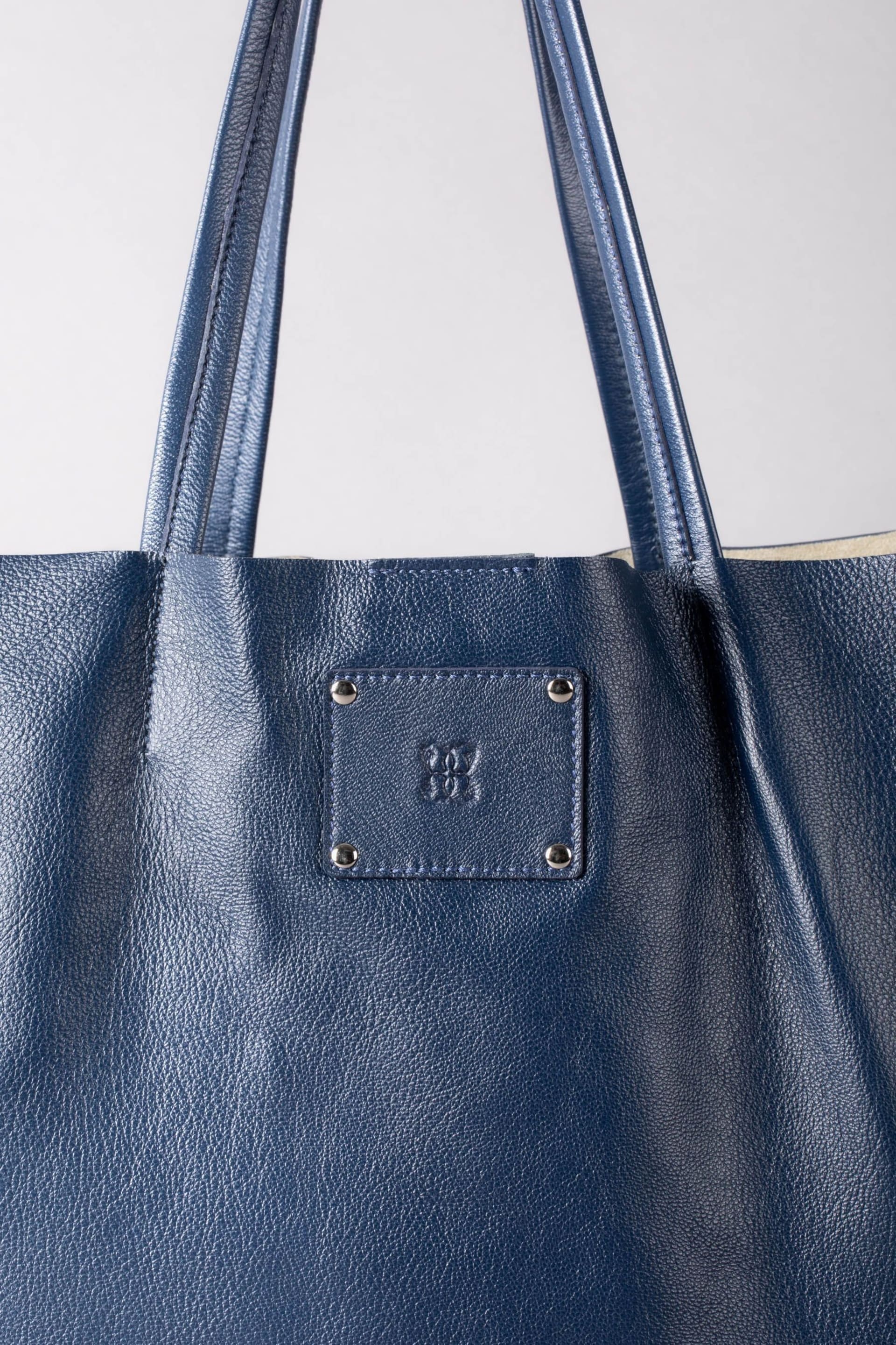Lakeland Leather Blue Tarn Leather Bucket Bag - Image 3 of 8