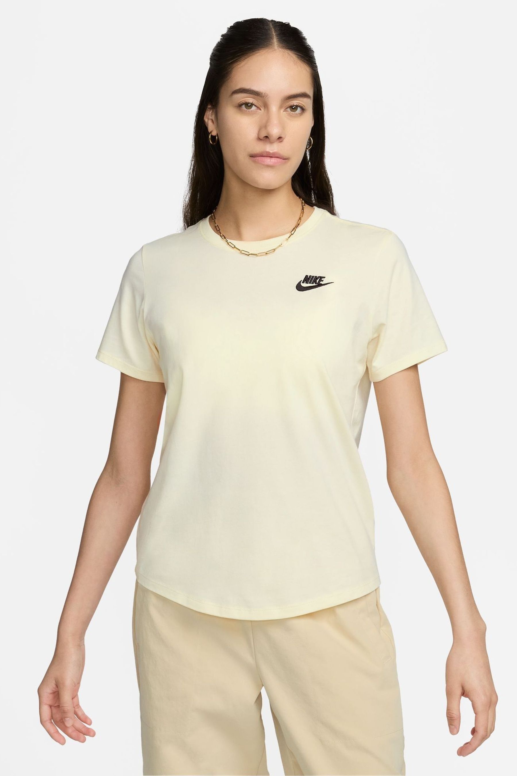 Cream nike shirt deals