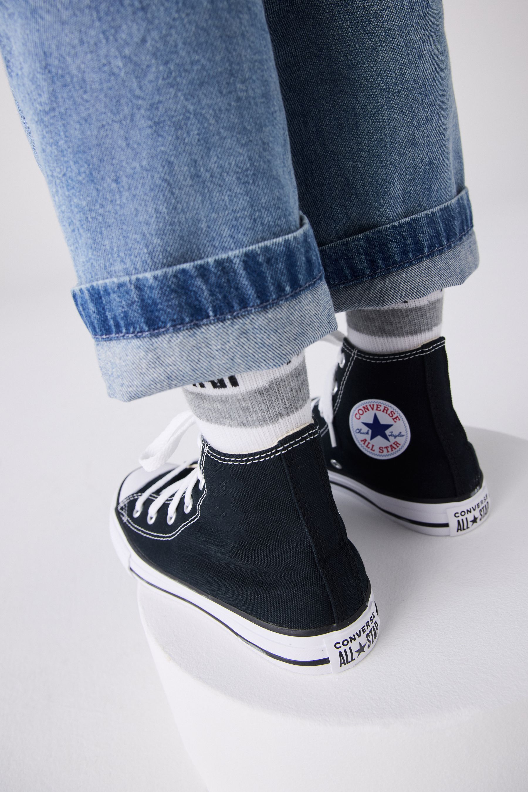 High top black cheap converse junior