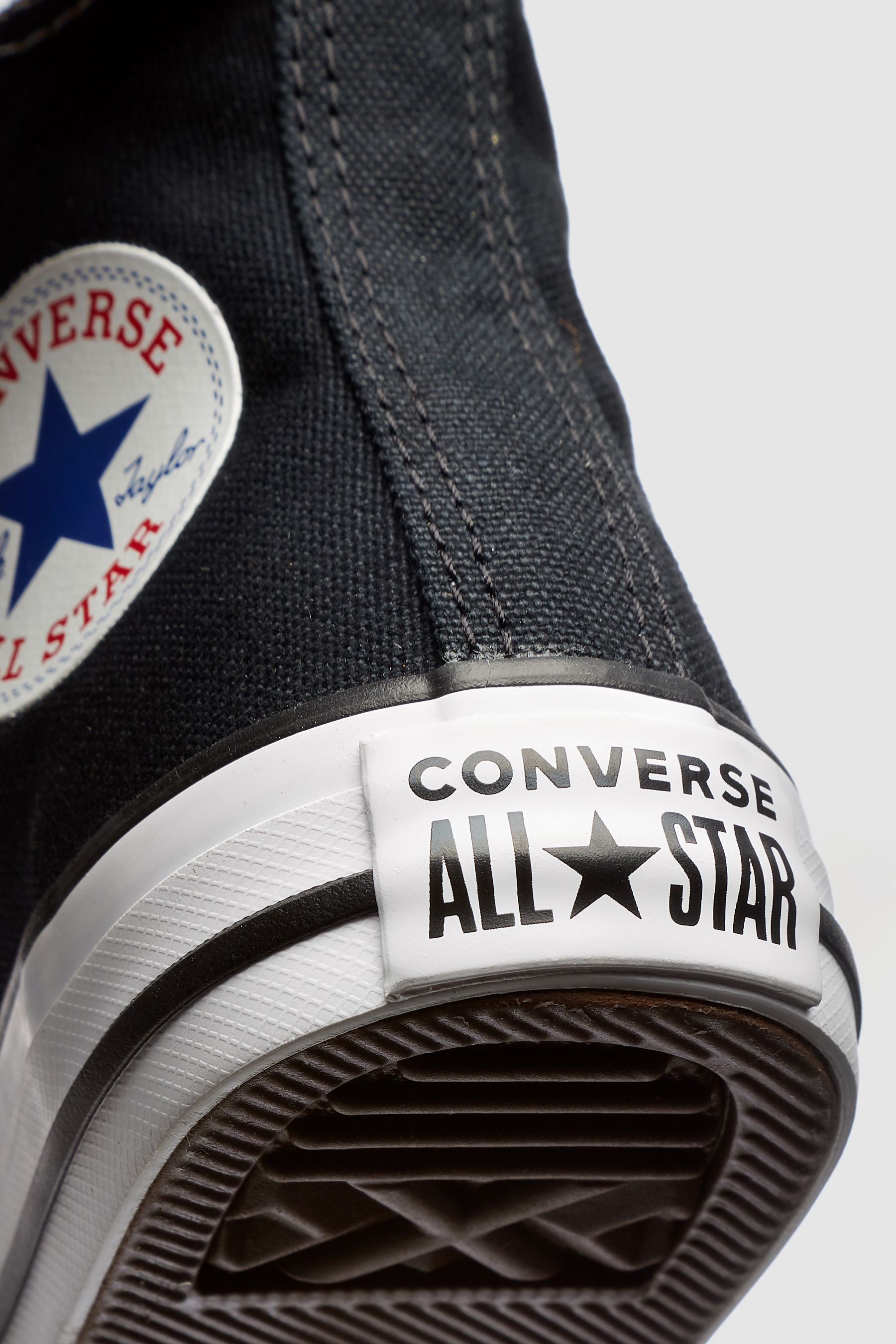 Black and white converse junior size 5 discount