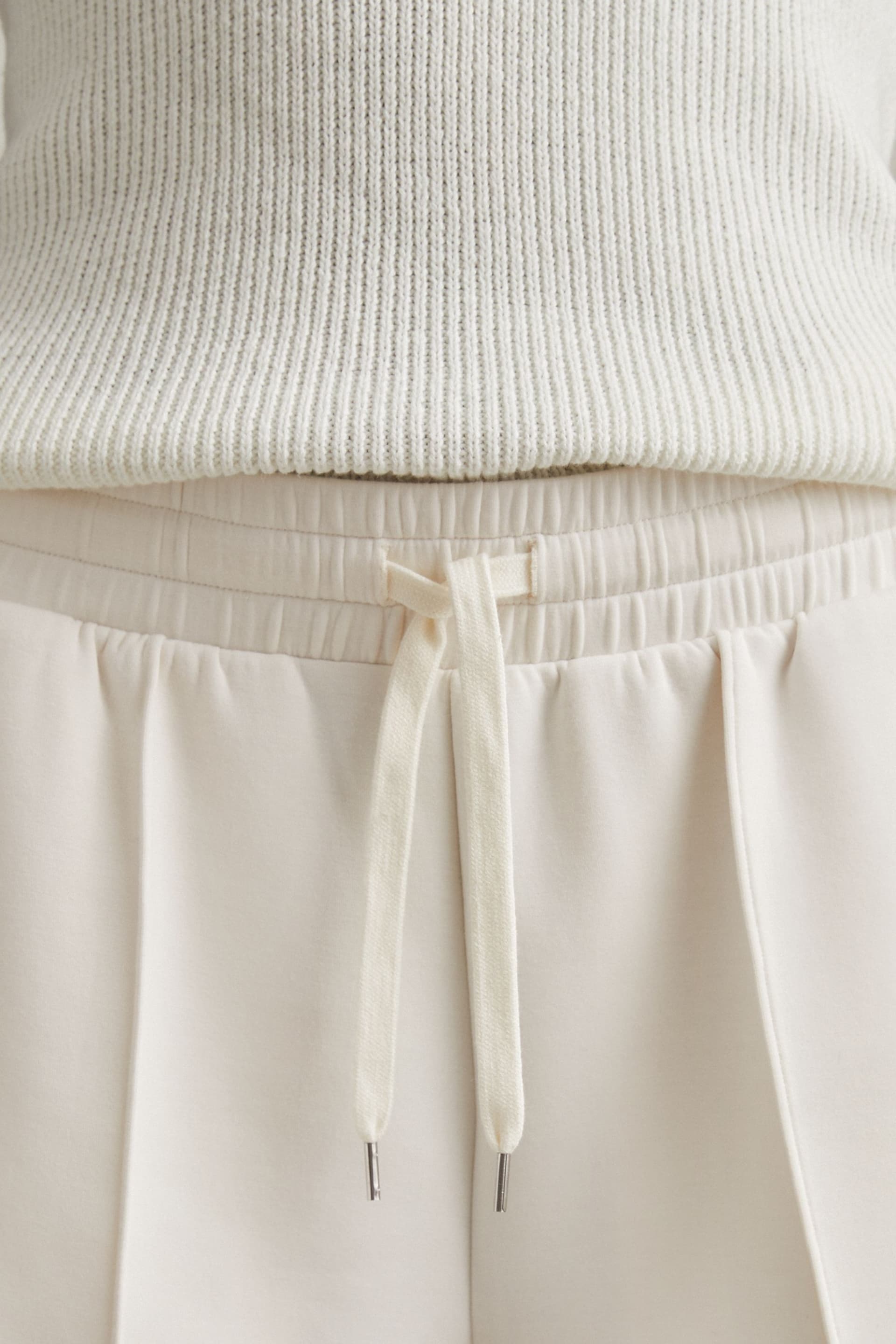Reiss Ivory Joanna Modal Blend Drawstring Co-Ord Sweat Shorts - Image 4 of 6