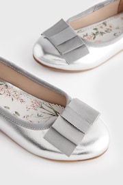 Silver Metallic Bow Occasion Ballerinas Shoes - Image 4 of 5