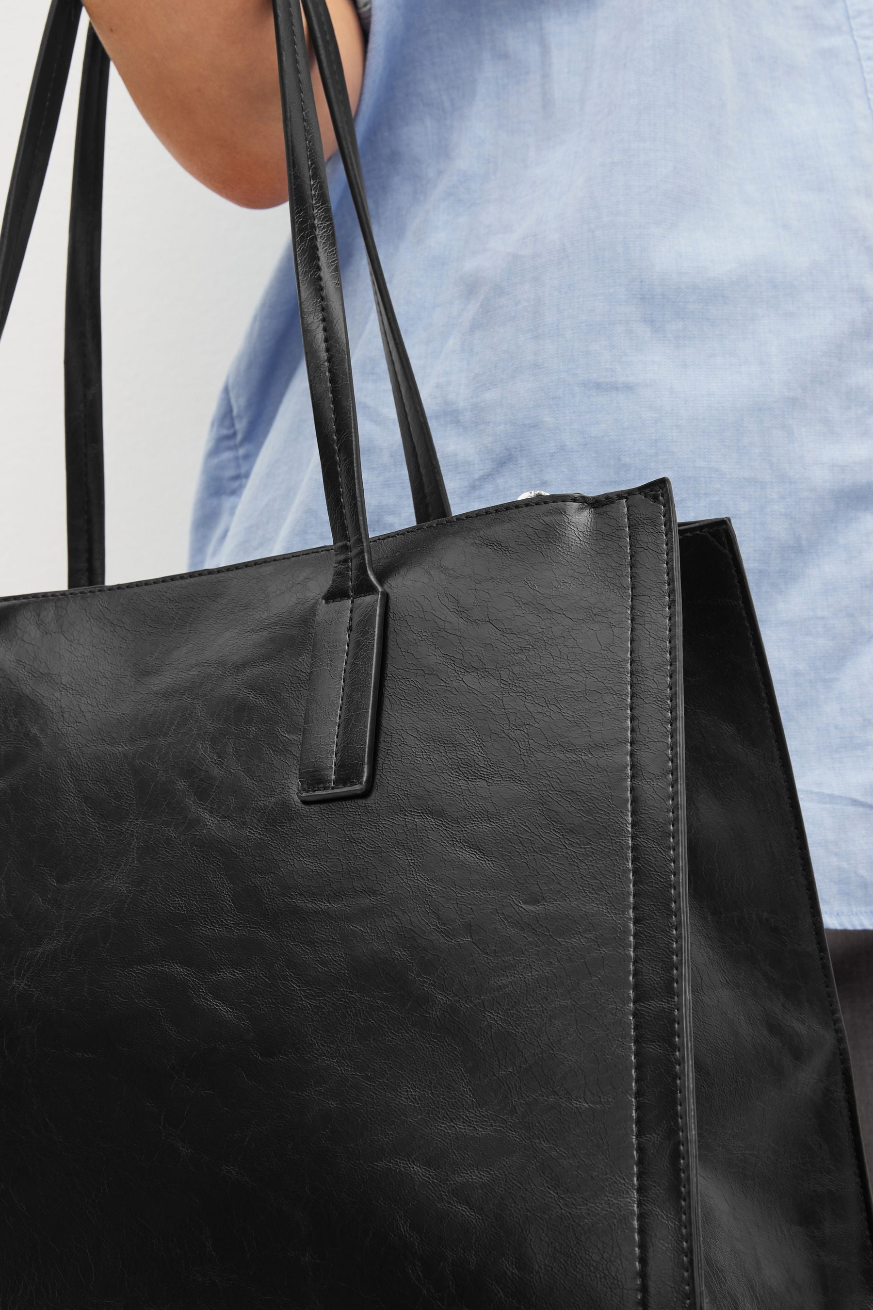 Open store tote bag