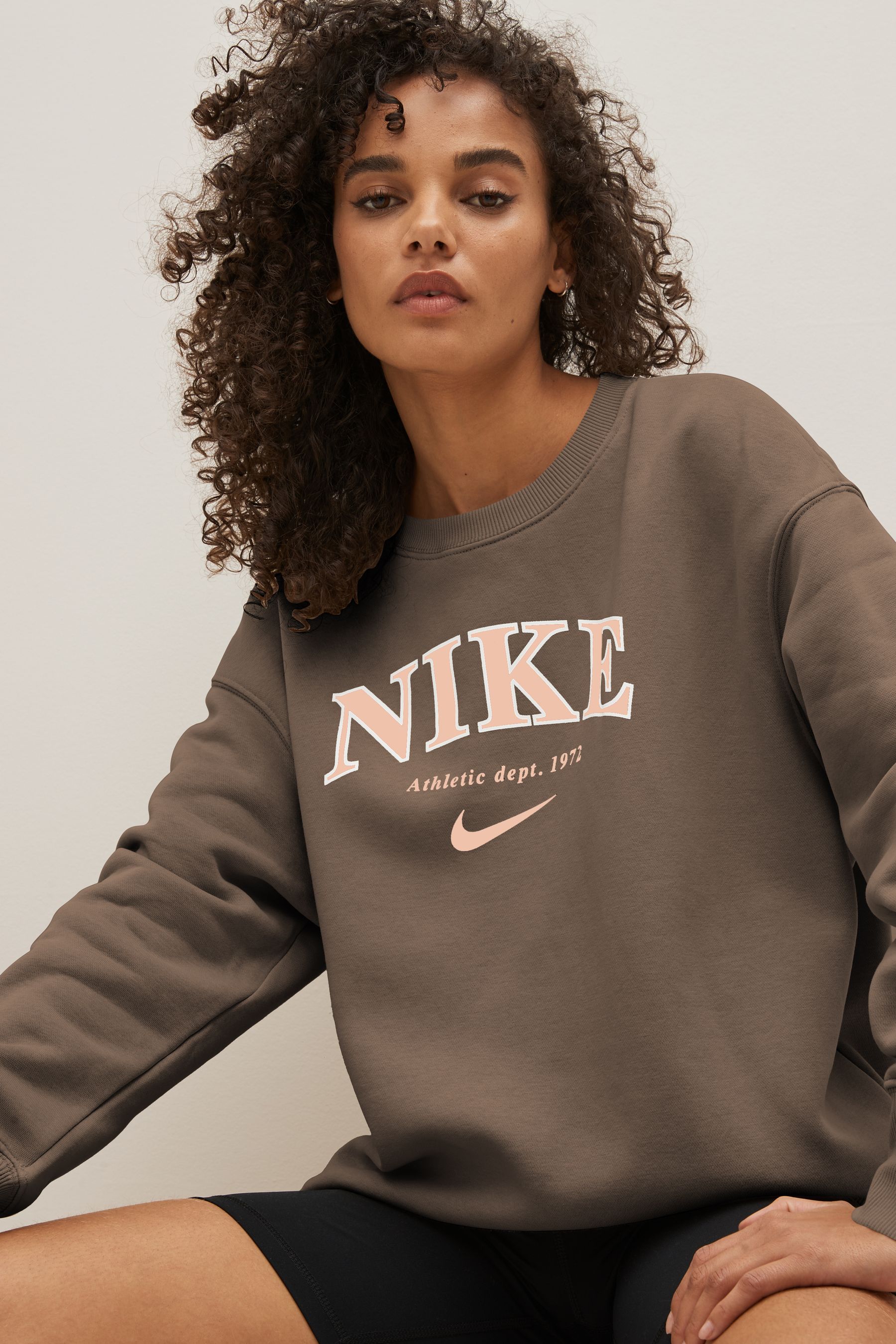 Nike shop brown sweatshirt