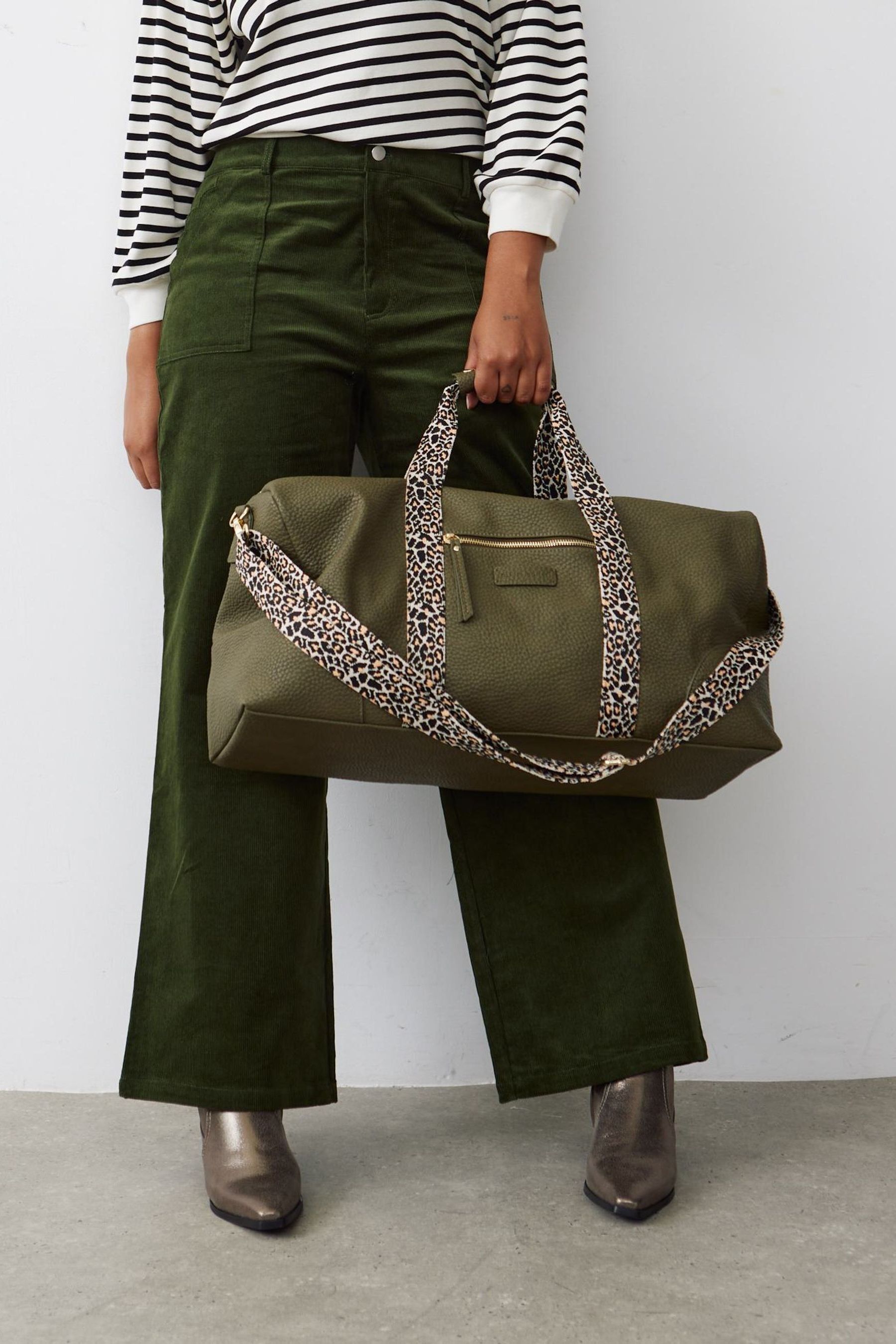 Oliver bonas weekend bag outlet