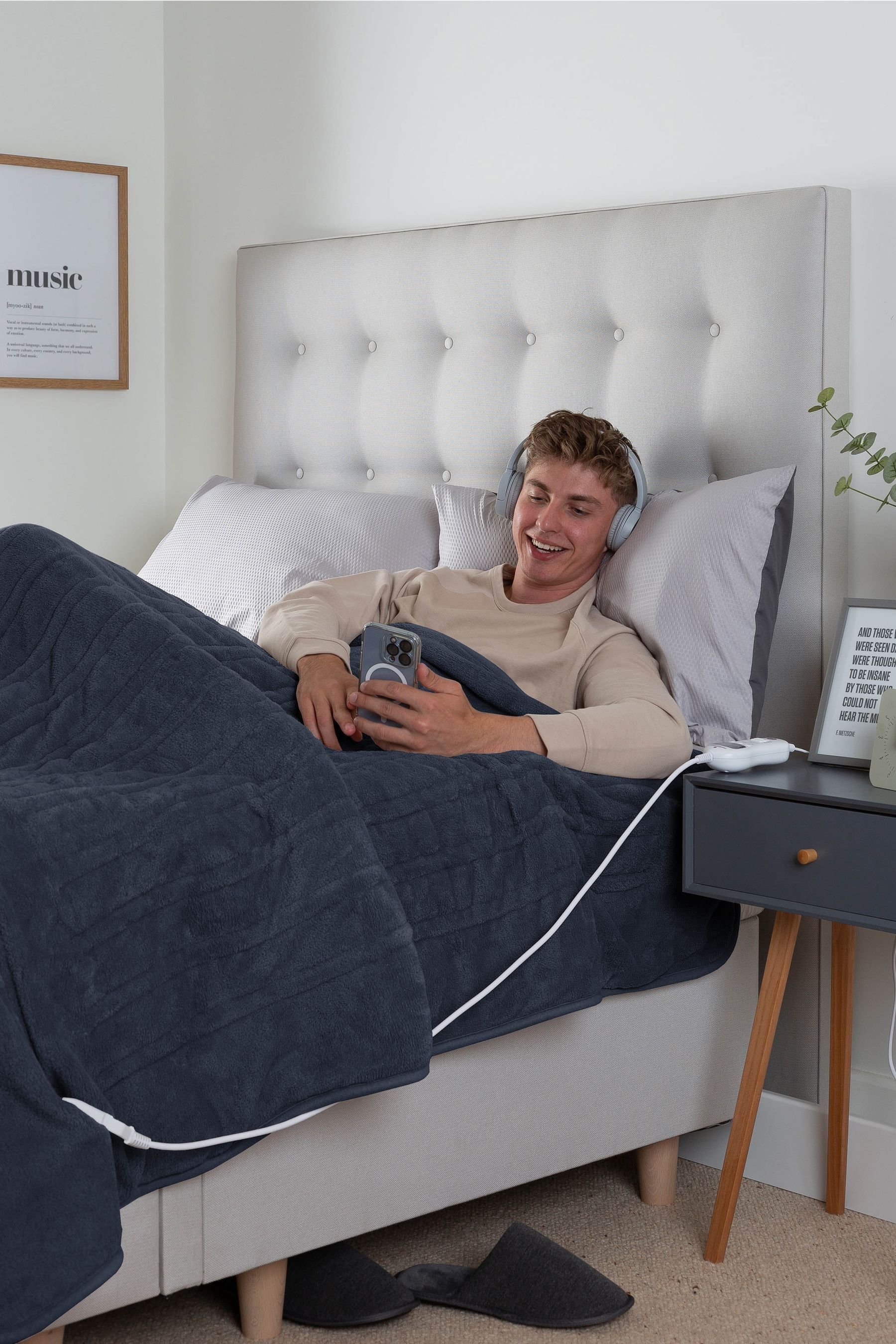 Slumberdown Blue Comfy Hugs 10 Temperature Settings Heated Throw