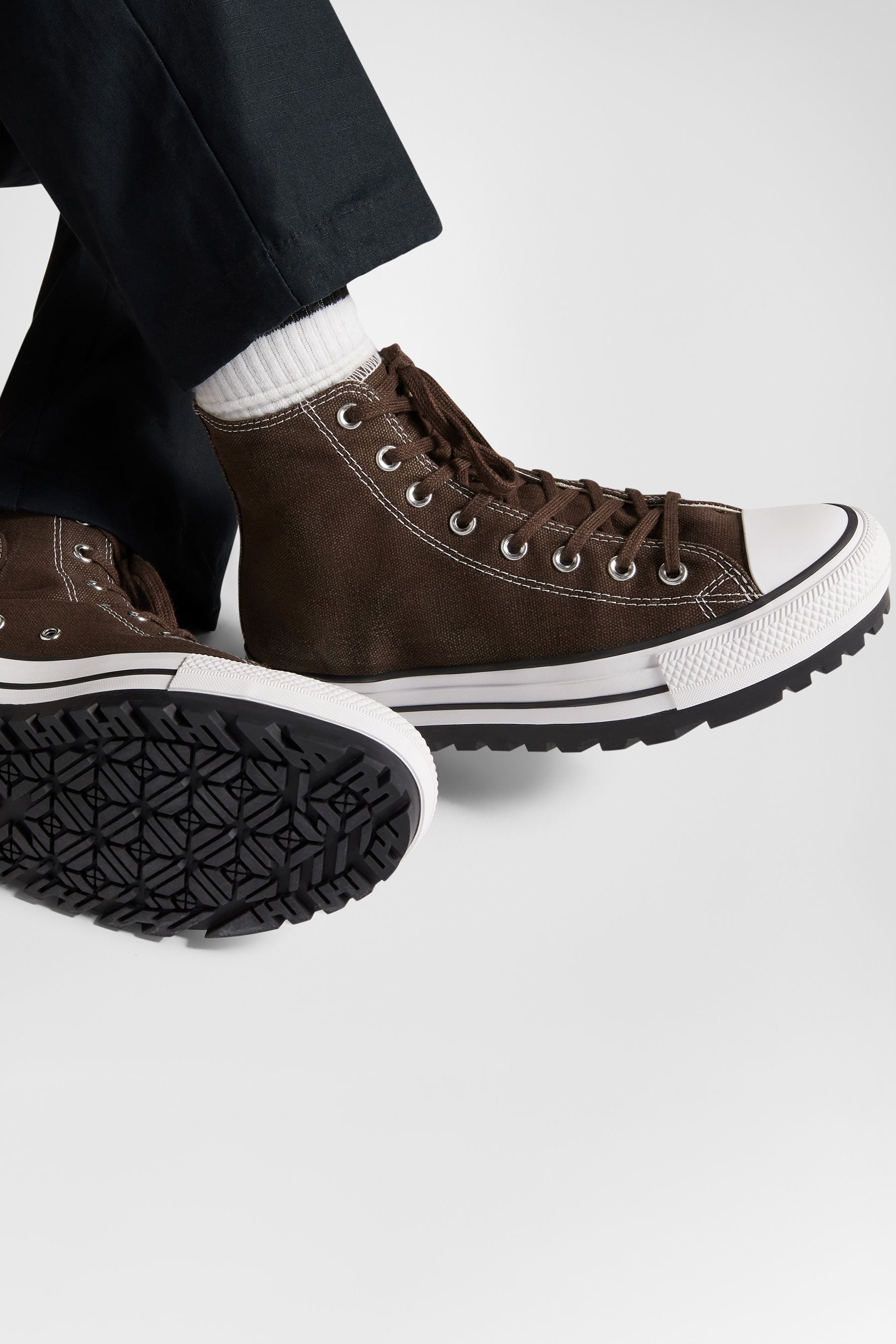 Chuck taylor leather boot deals