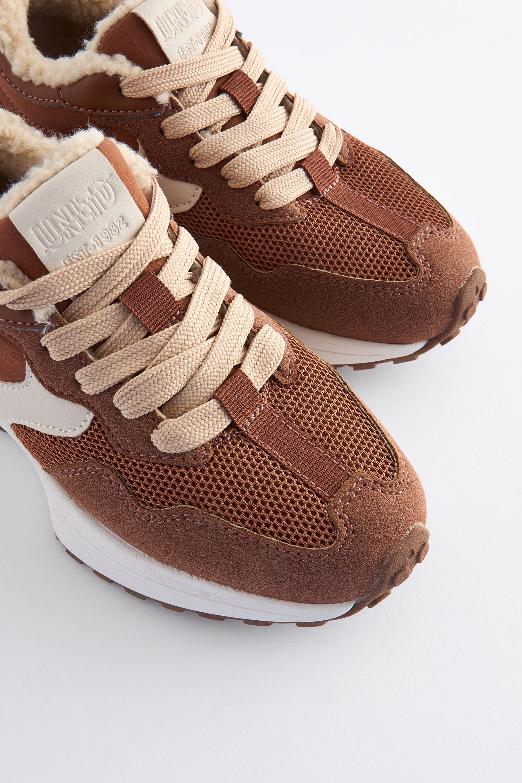 Chunky tan sneakers clearance