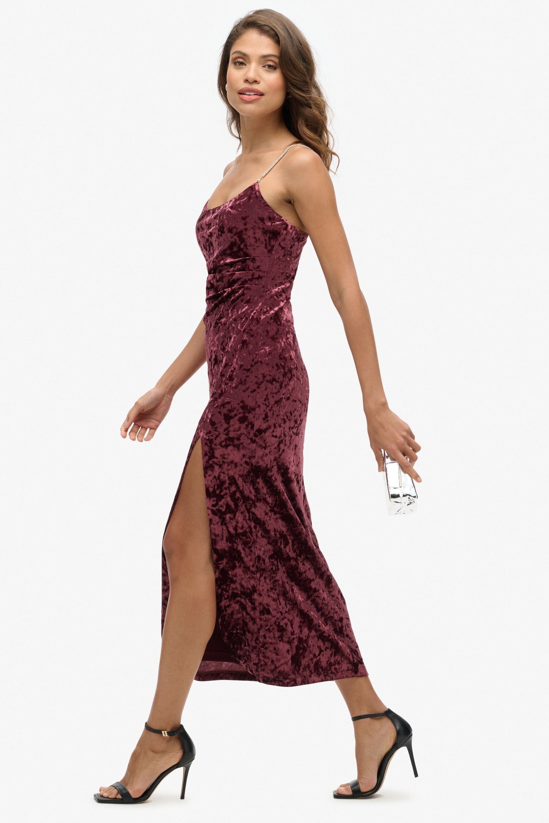 Maroon Crush Superdry Samt Maxikleid mit Strasssteinen