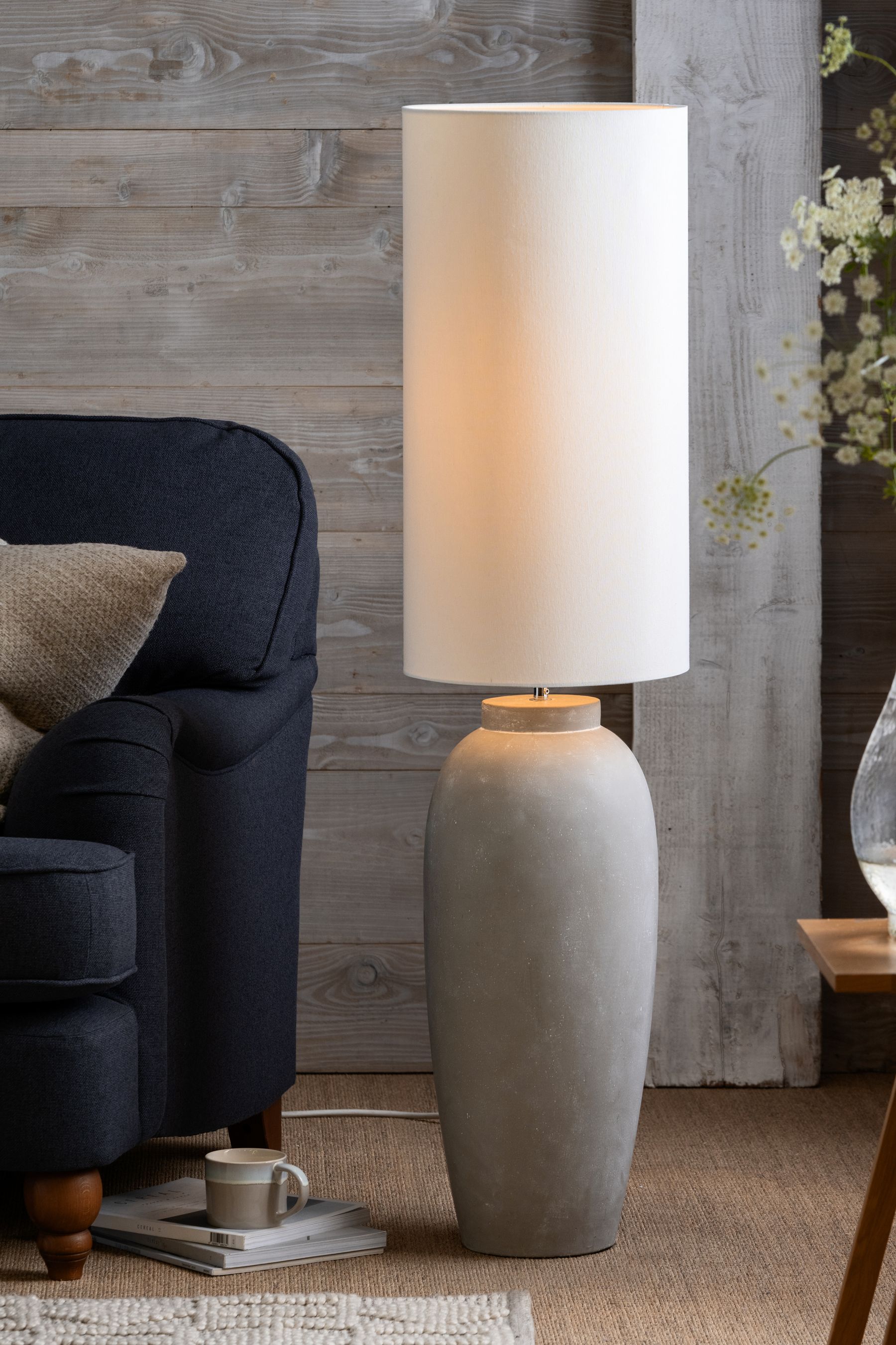 Cement floor outlet lamp