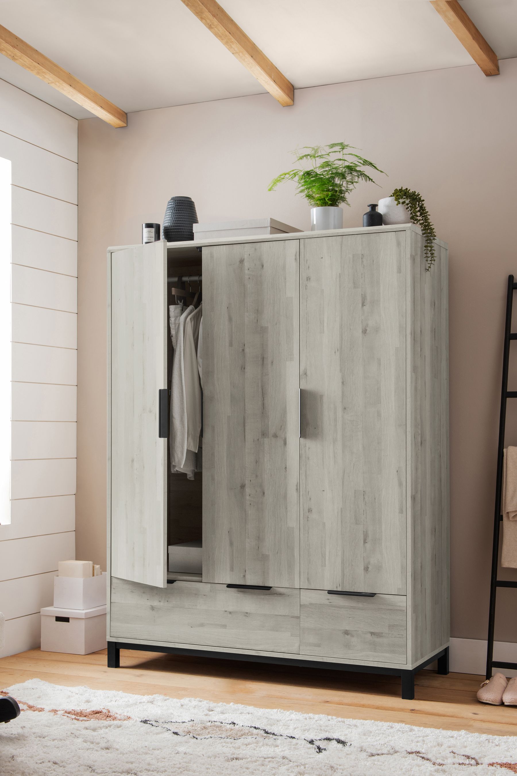 Grey wood store effect wardrobe
