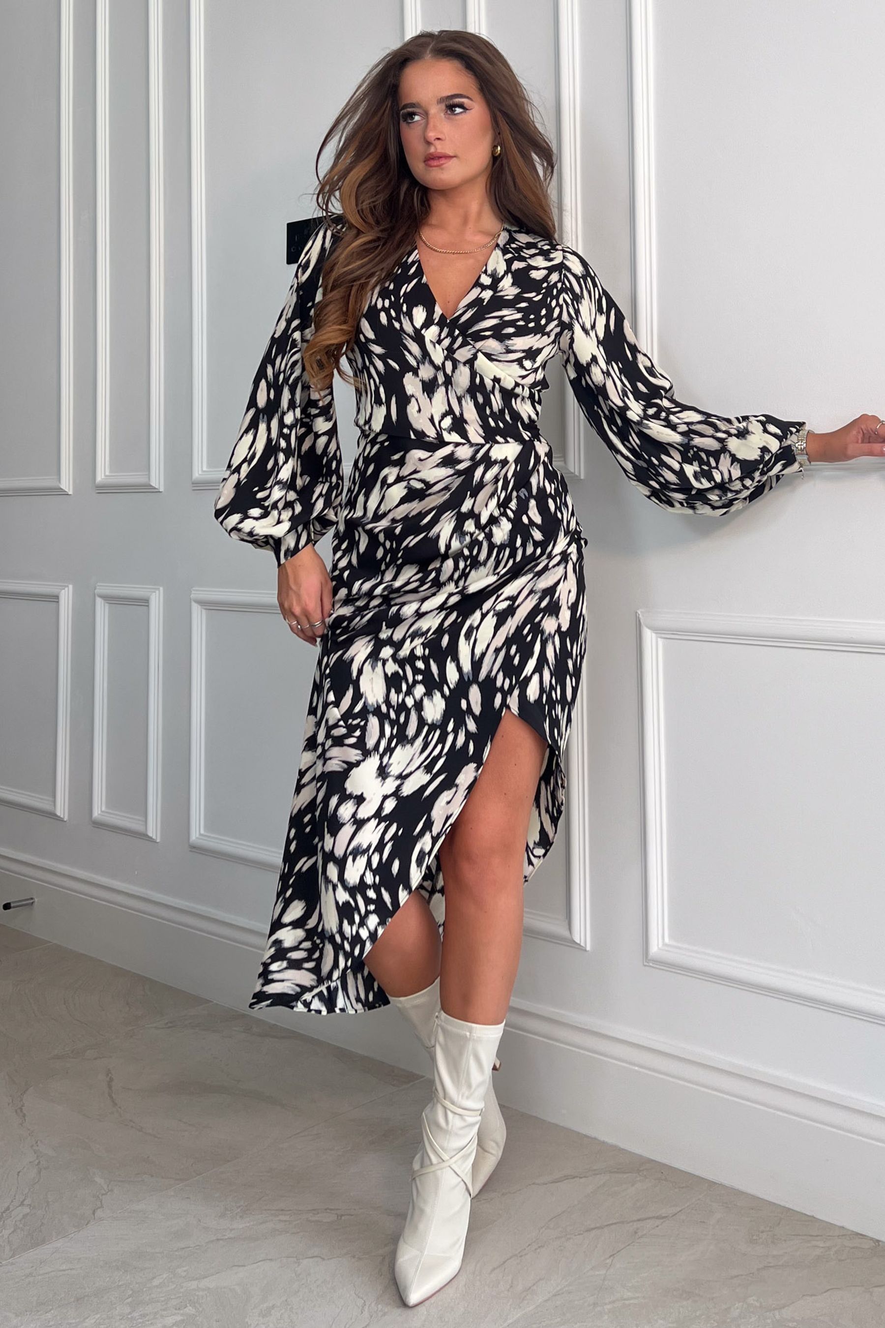 Lipsy elsa lace deals sleeve mesh maxi dress