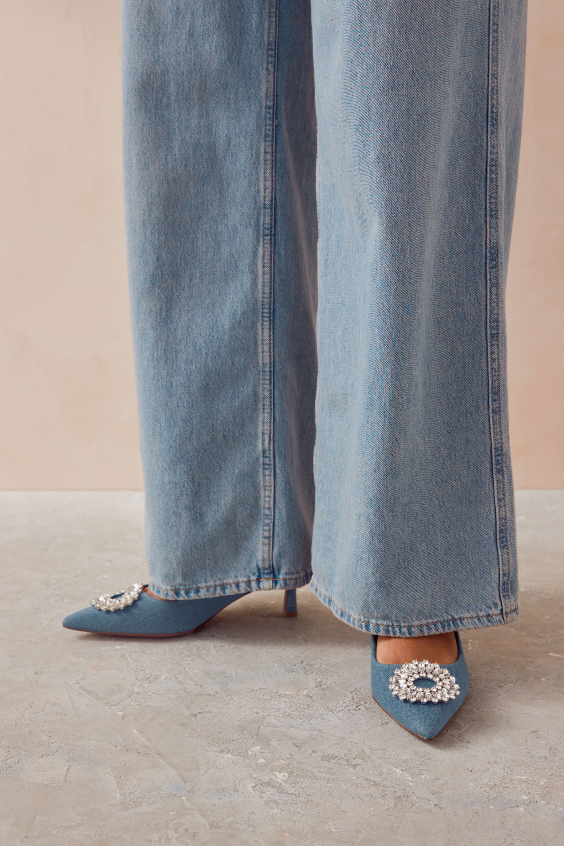 Kitten heels and jeans discount