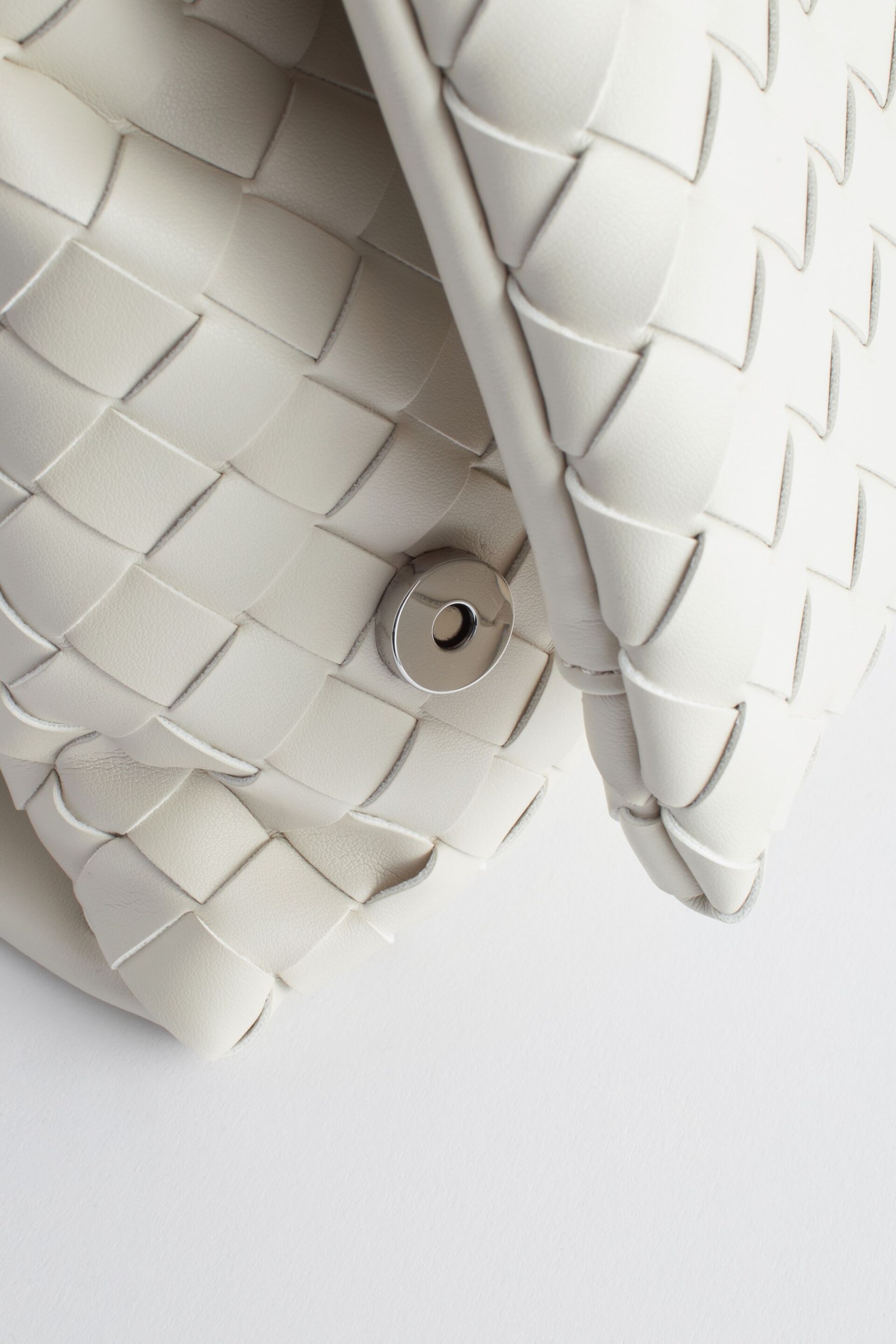 White Weave Clutch Bag - Image 7 of 9