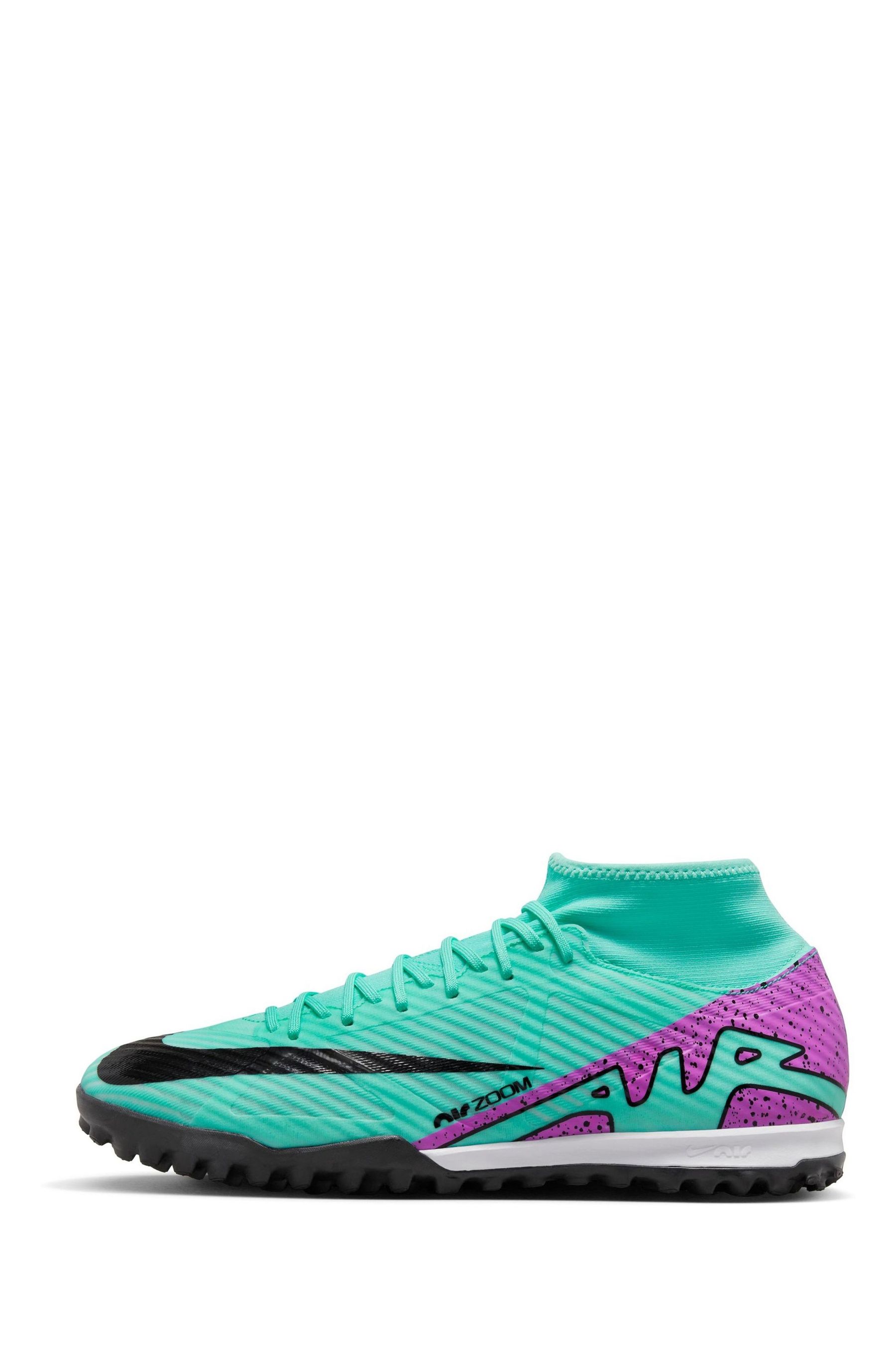 Turf 9 trainers store