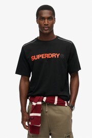 Superdry Relaxed 100% Cotton Sport Tech Logo T-Shirt - Image 1 de 5