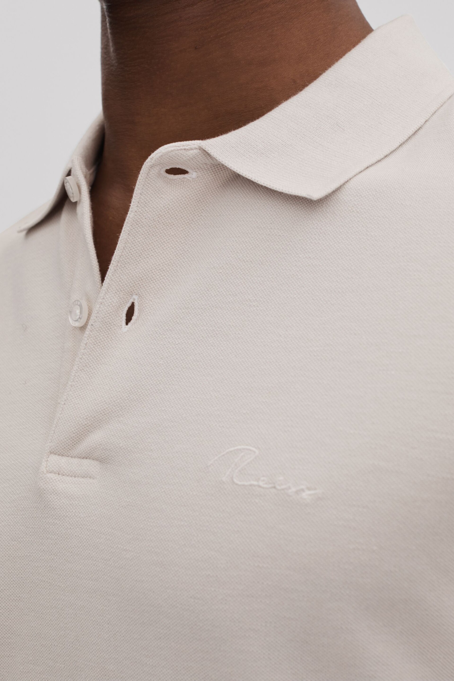 Reiss Ice Grey Peters Slim Fit Garment Dyed Embroidered Polo Shirt - Image 4 of 6