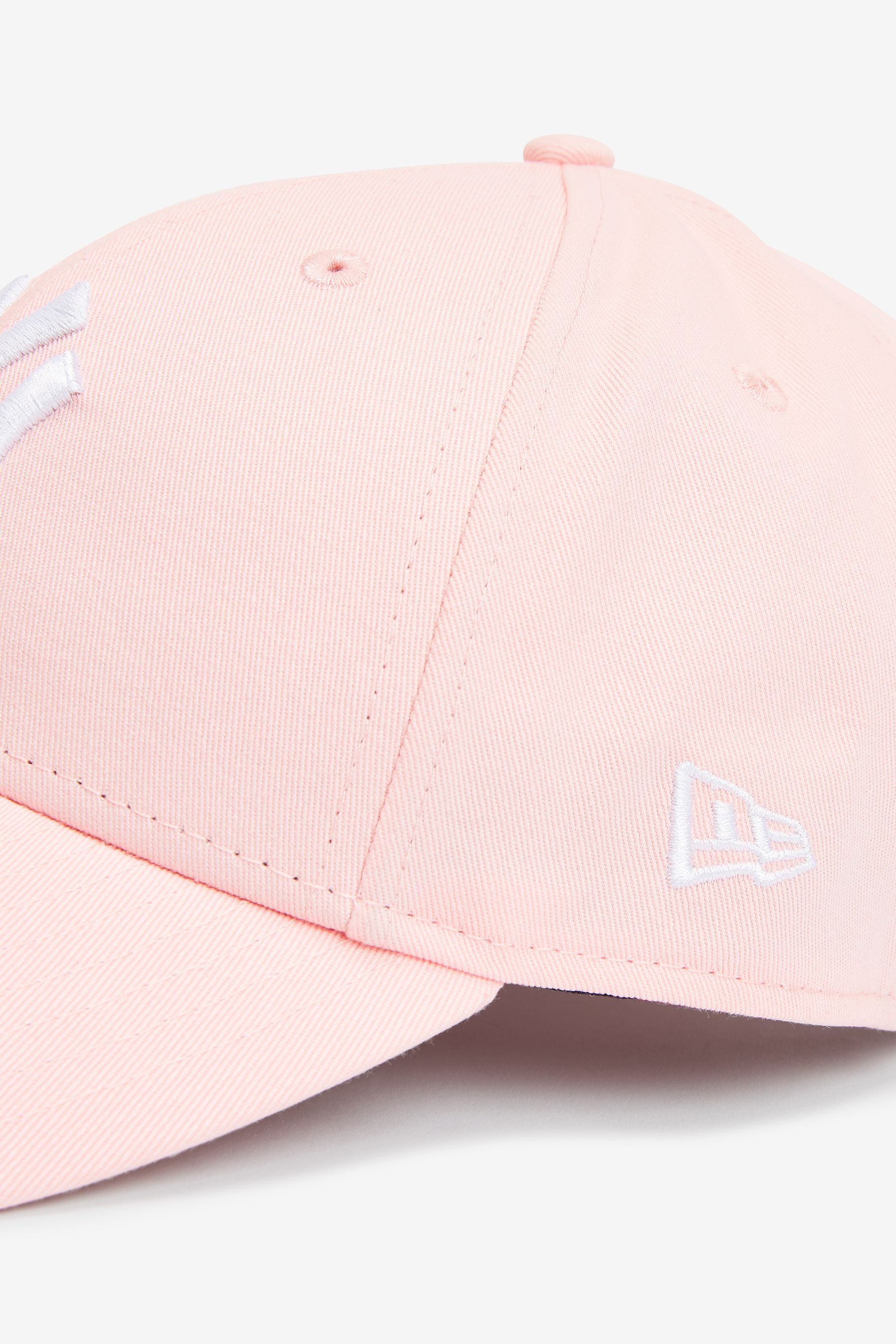Pink new york yankees hat best sale